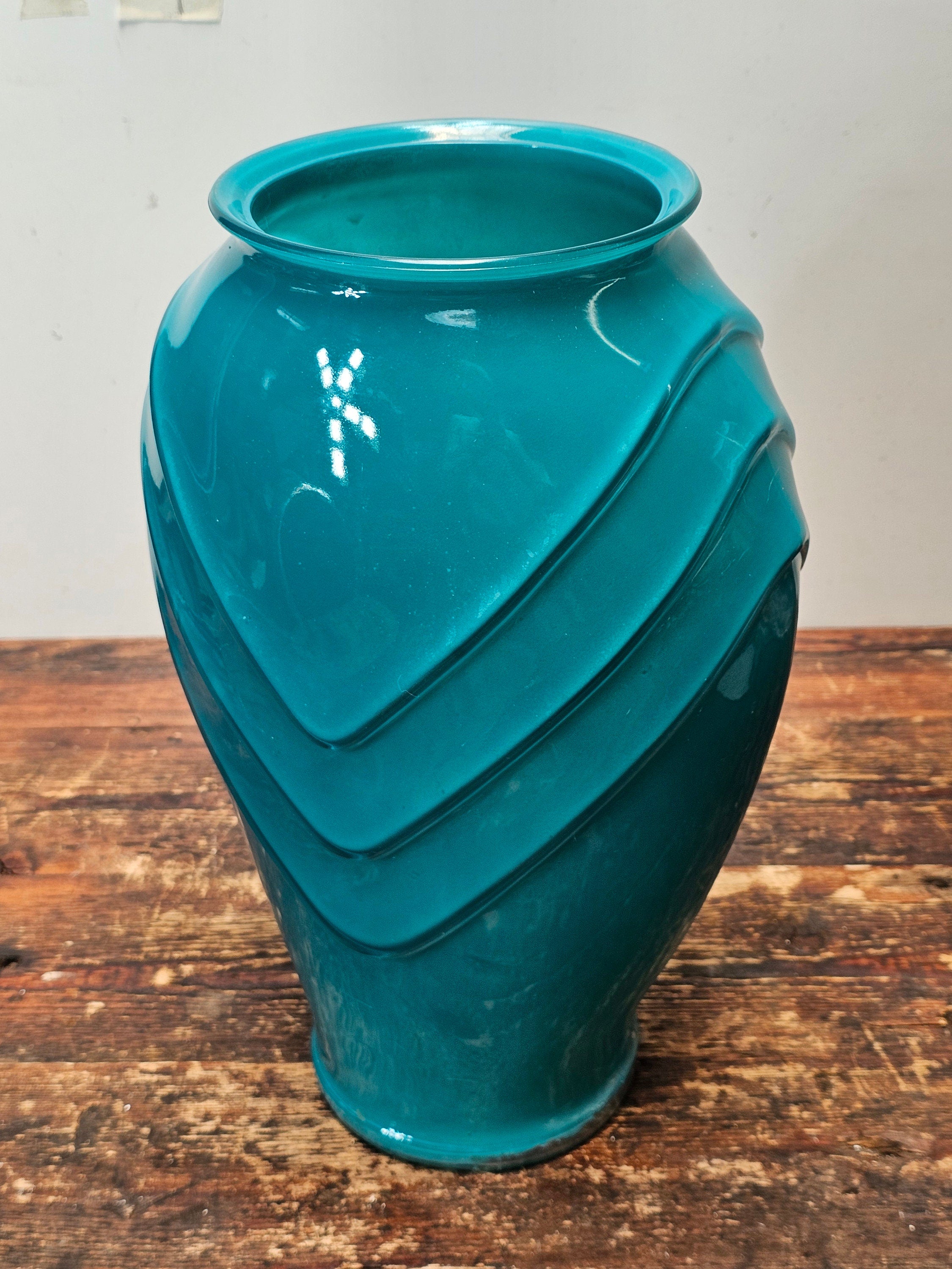 Large Art Deco Jade Color Scalloped Glass Flower Vase 11" x 8" x 16"H