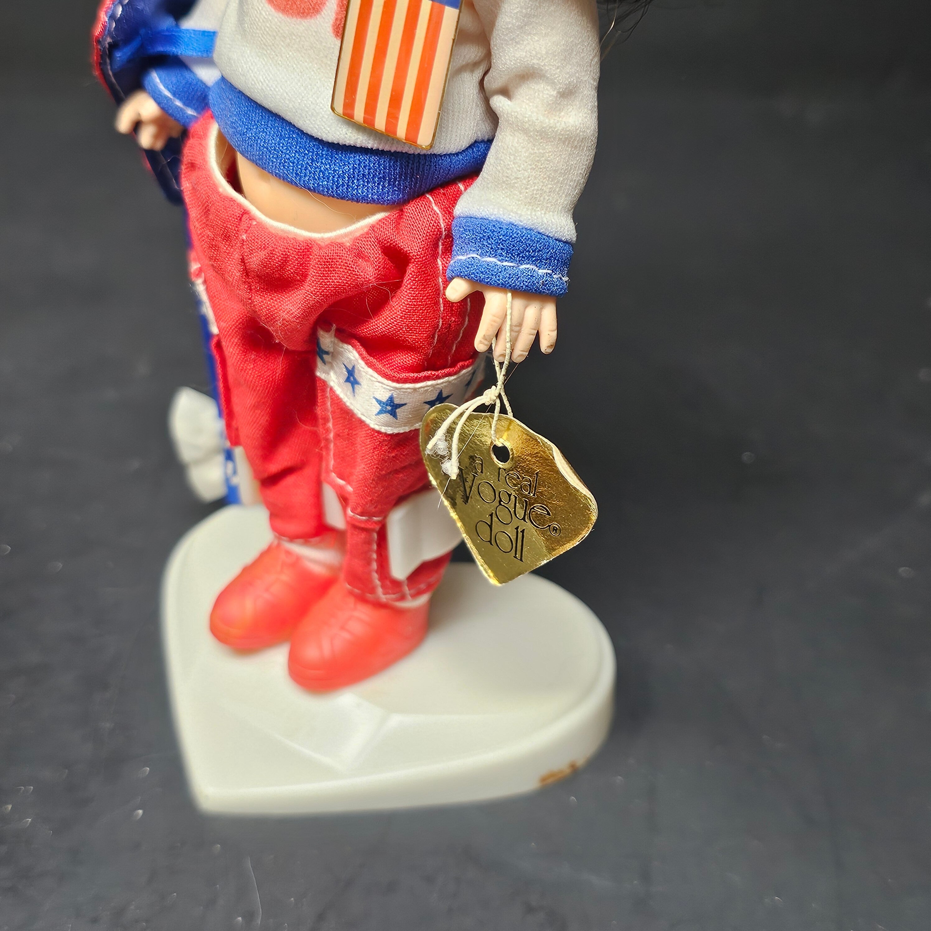 Vintage 8" Flying a Kite Ginny 1987 Dakin With Heart Shaped Stand