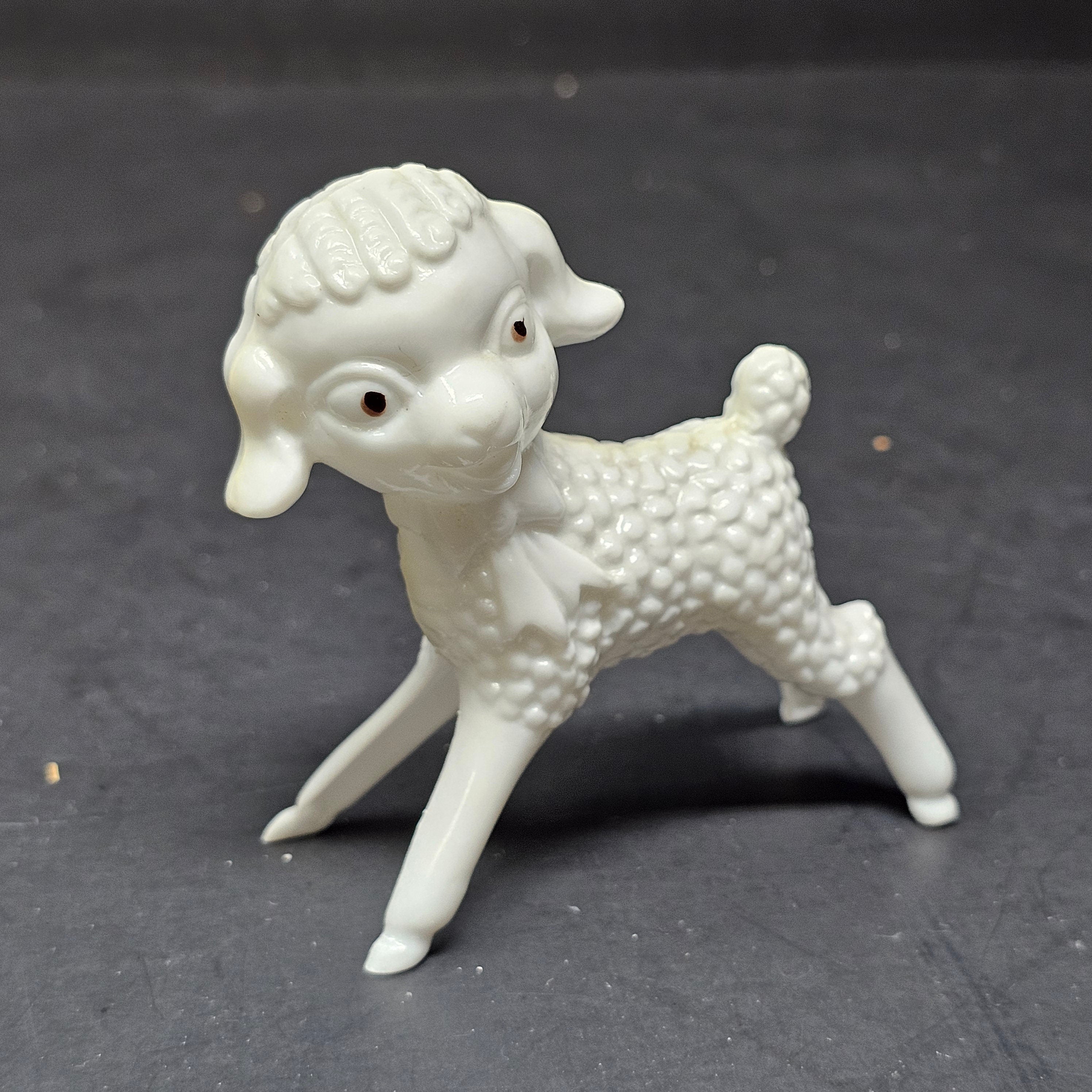 Vintage White Plastic Lamb Toy MCM 50's 3.25" x 3.25"