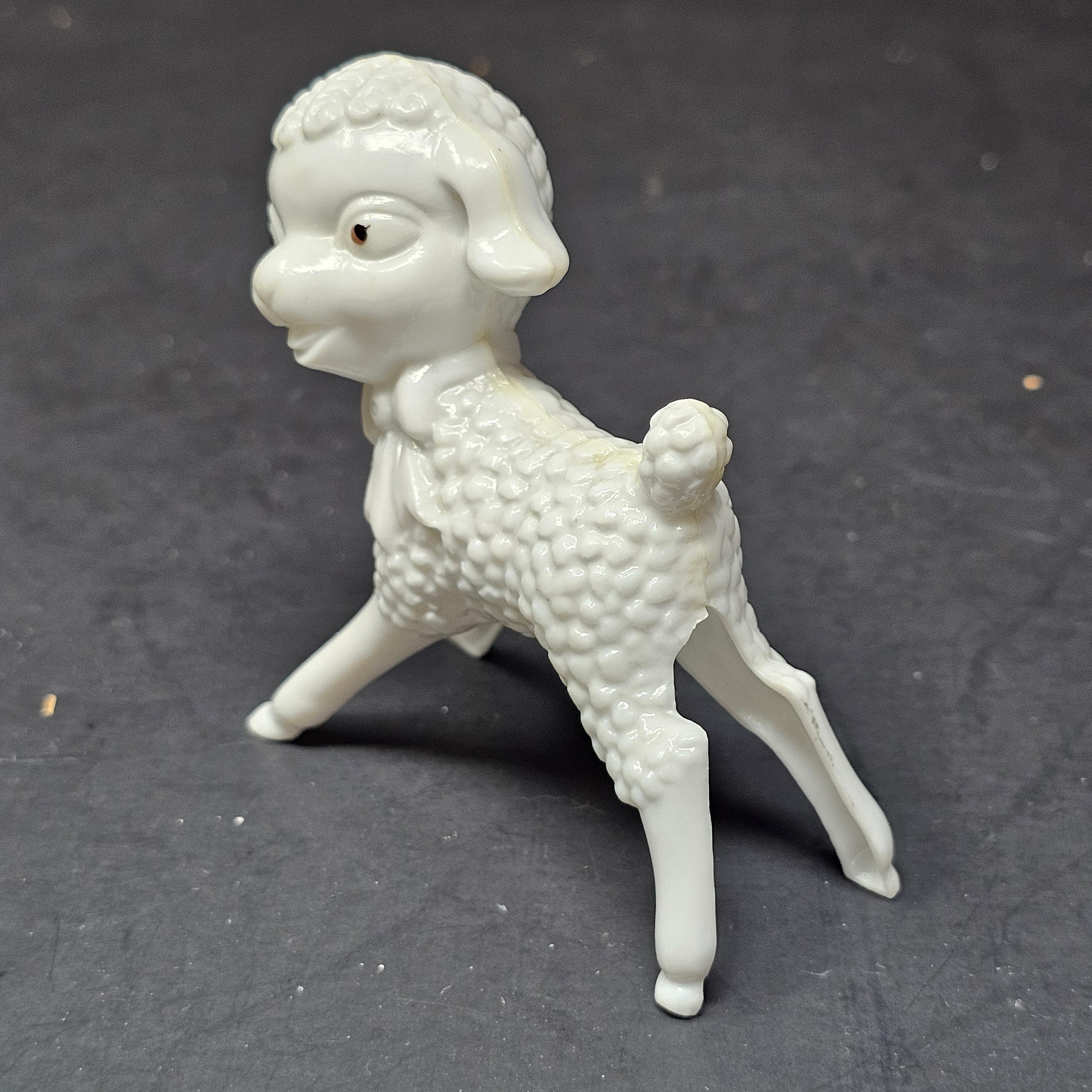 Vintage White Plastic Lamb Toy MCM 50's 3.25" x 3.25"