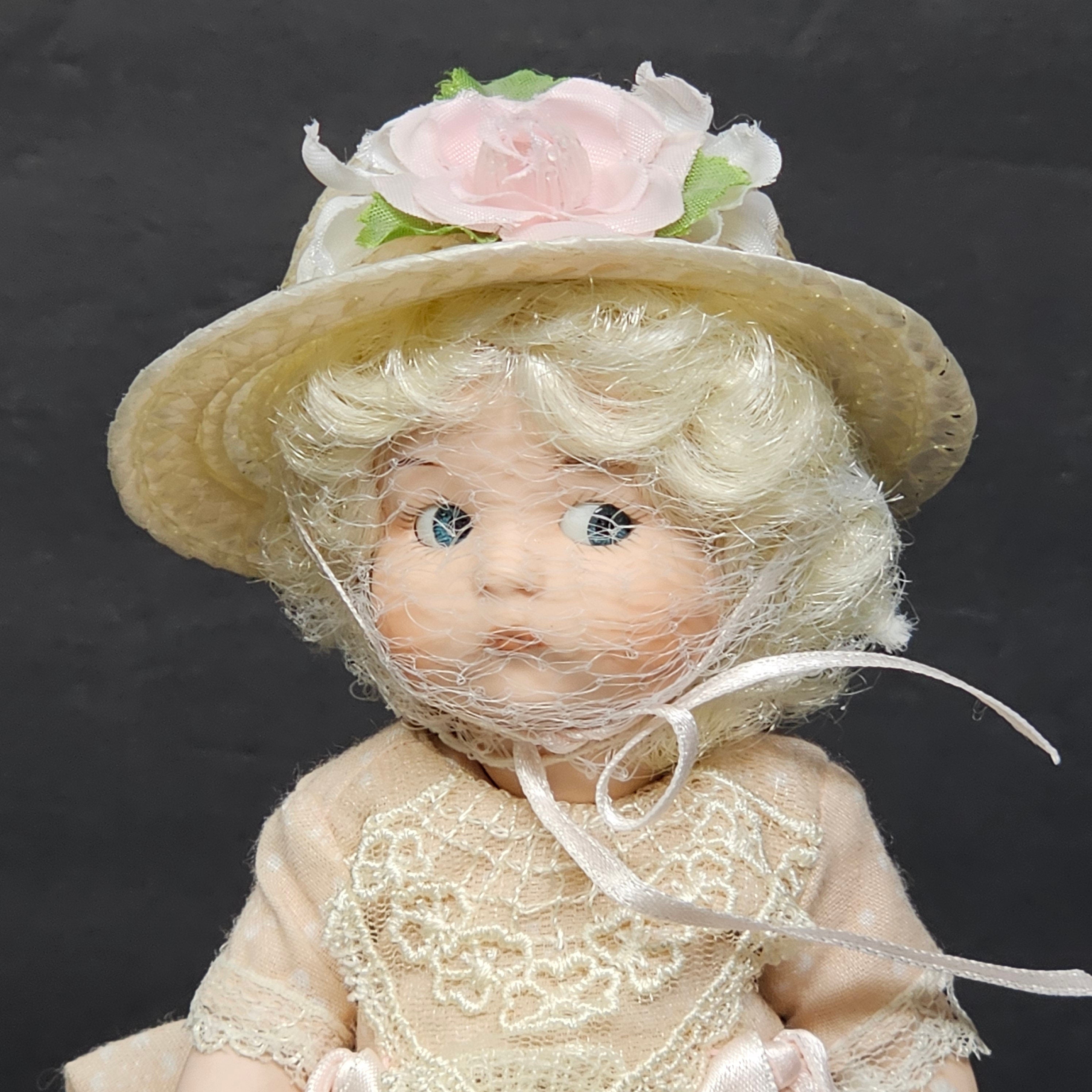 Jeannie Di Mauro 8" Porcelain Doll Mary Had a Little Lamb