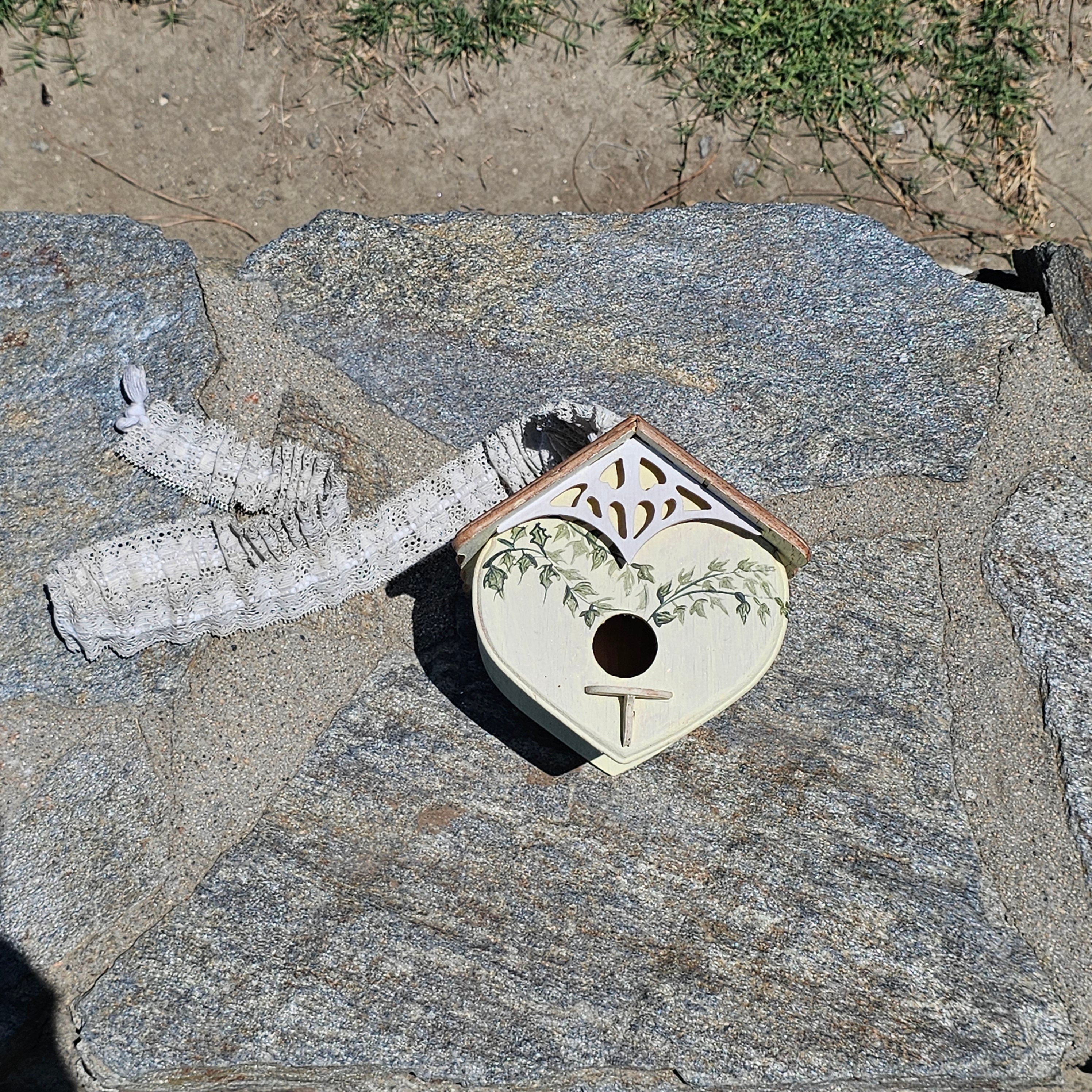 Rustic Hanging Bird House 6"L x 6"D x 5.5"H