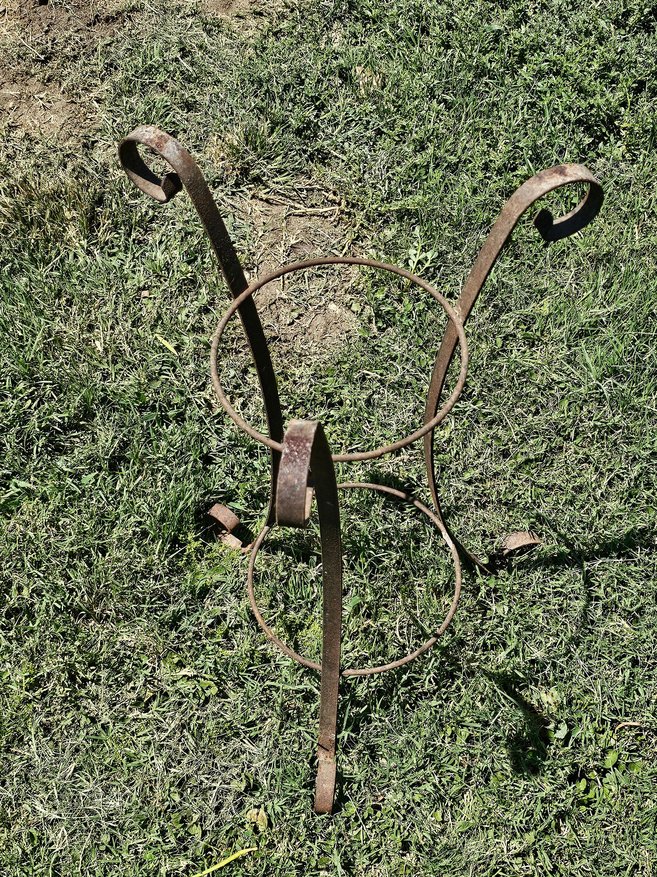 Spanish Revival Style Metal Scroll Planter Holder Stand 26.5" H