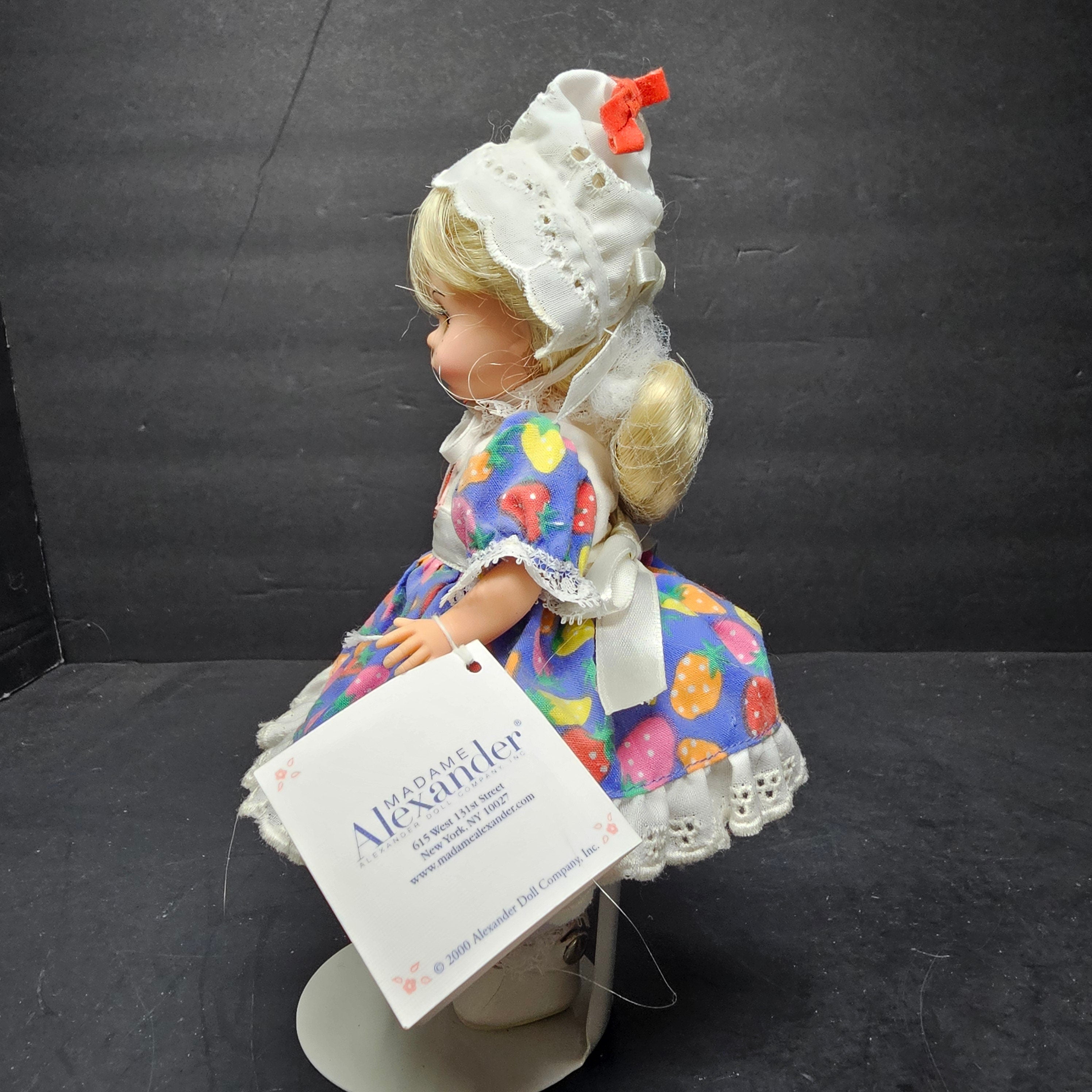 Madame Alexander Strawberry Pie Wendy 8"