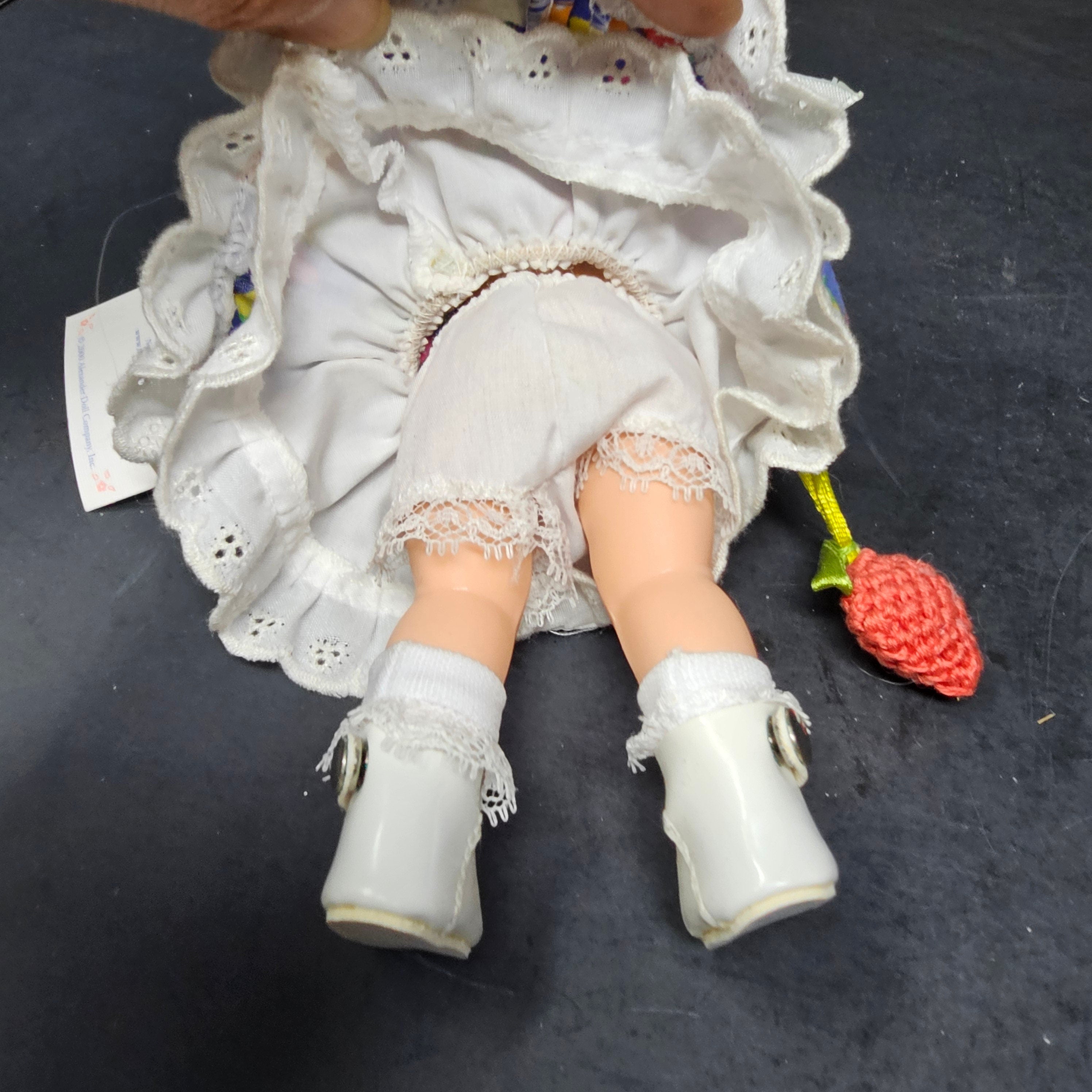 Madame Alexander Strawberry Pie Wendy 8"