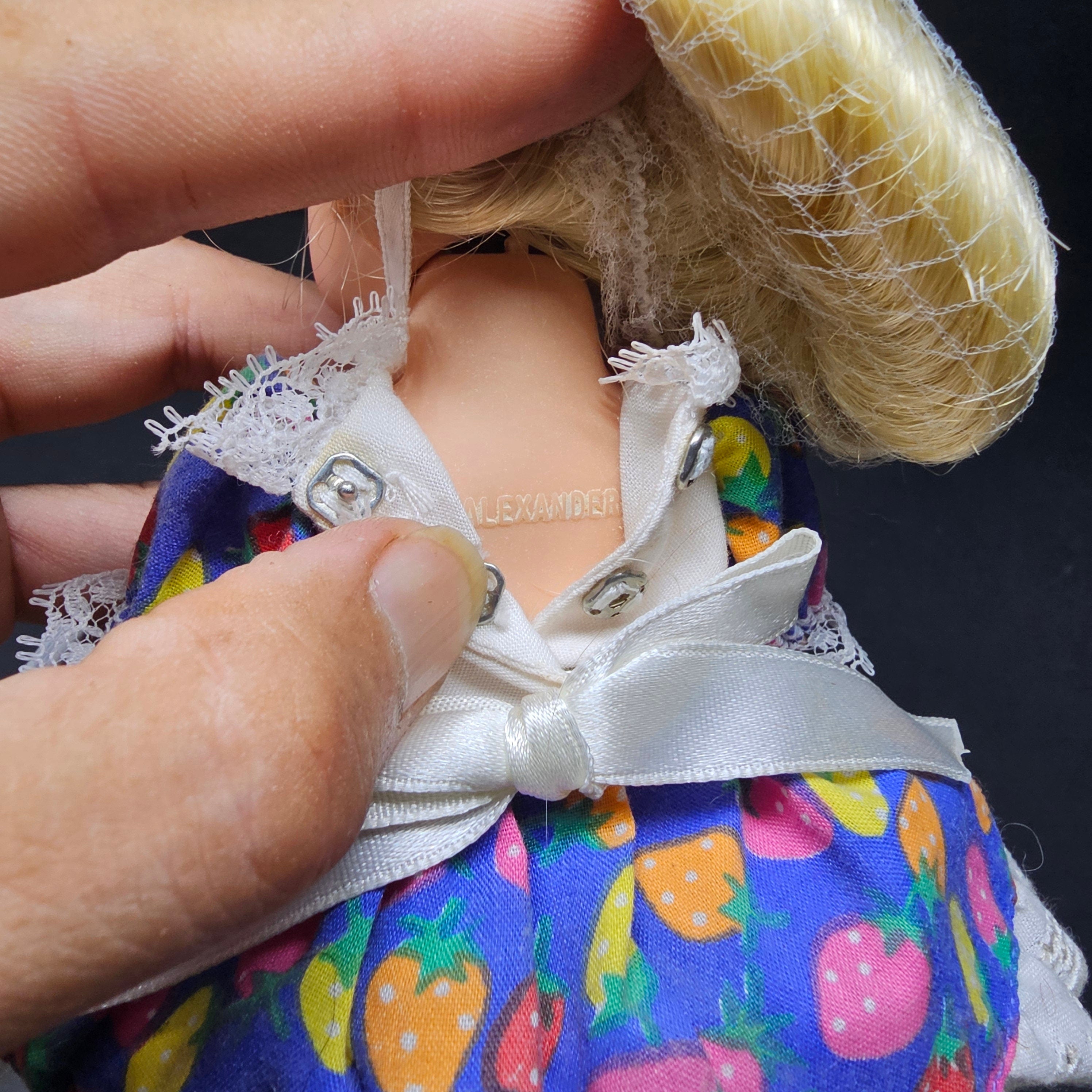 Madame Alexander Strawberry Pie Wendy 8"