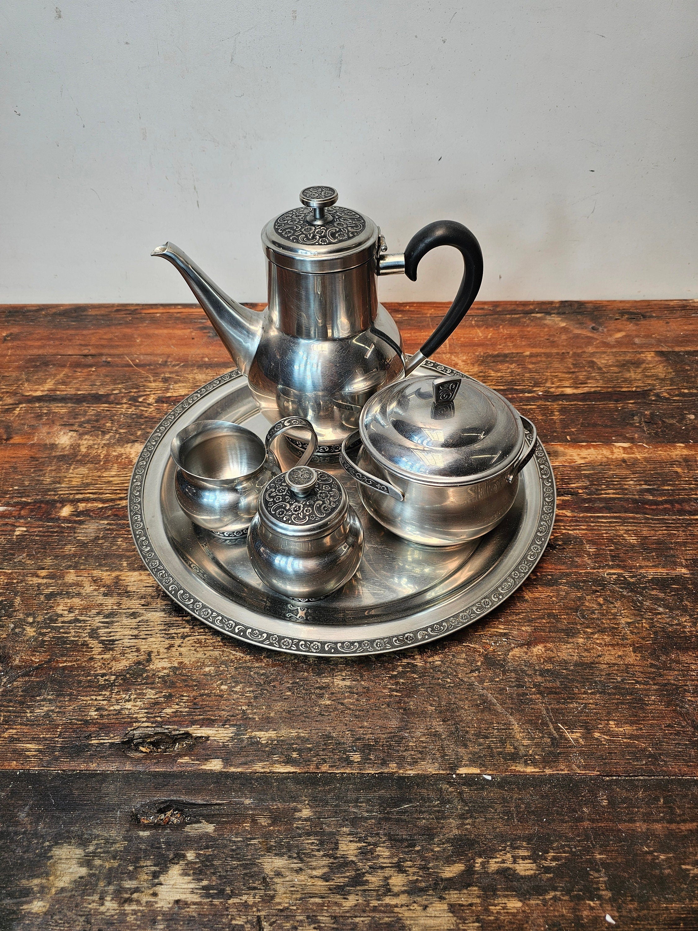 Oneida Mediterranean 18/8 Stainless Tea Set + Monterey Stainless Steel Pot
