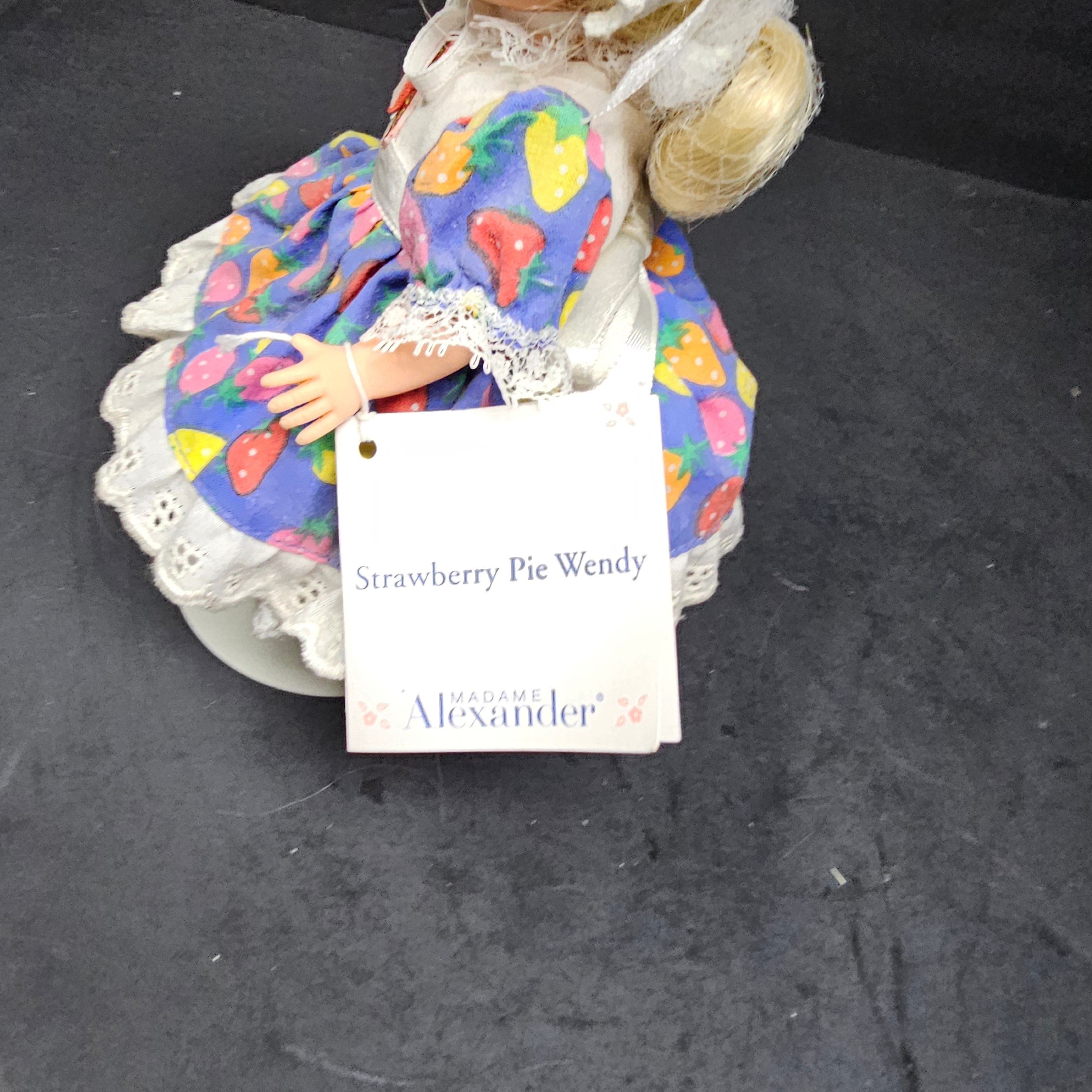 Madame Alexander Strawberry Pie Wendy 8"