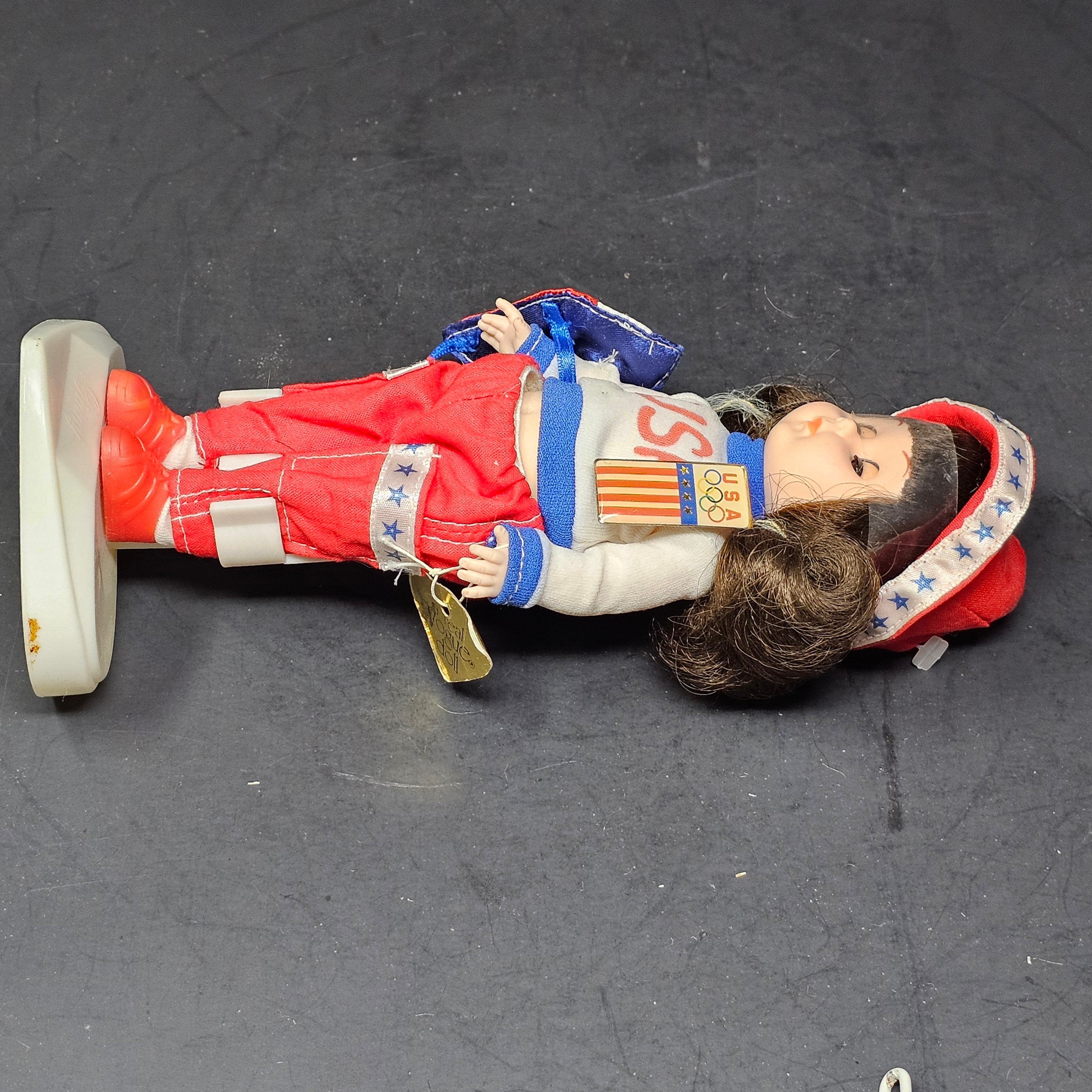 Vintage 8" Flying a Kite Ginny 1987 Dakin With Heart Shaped Stand