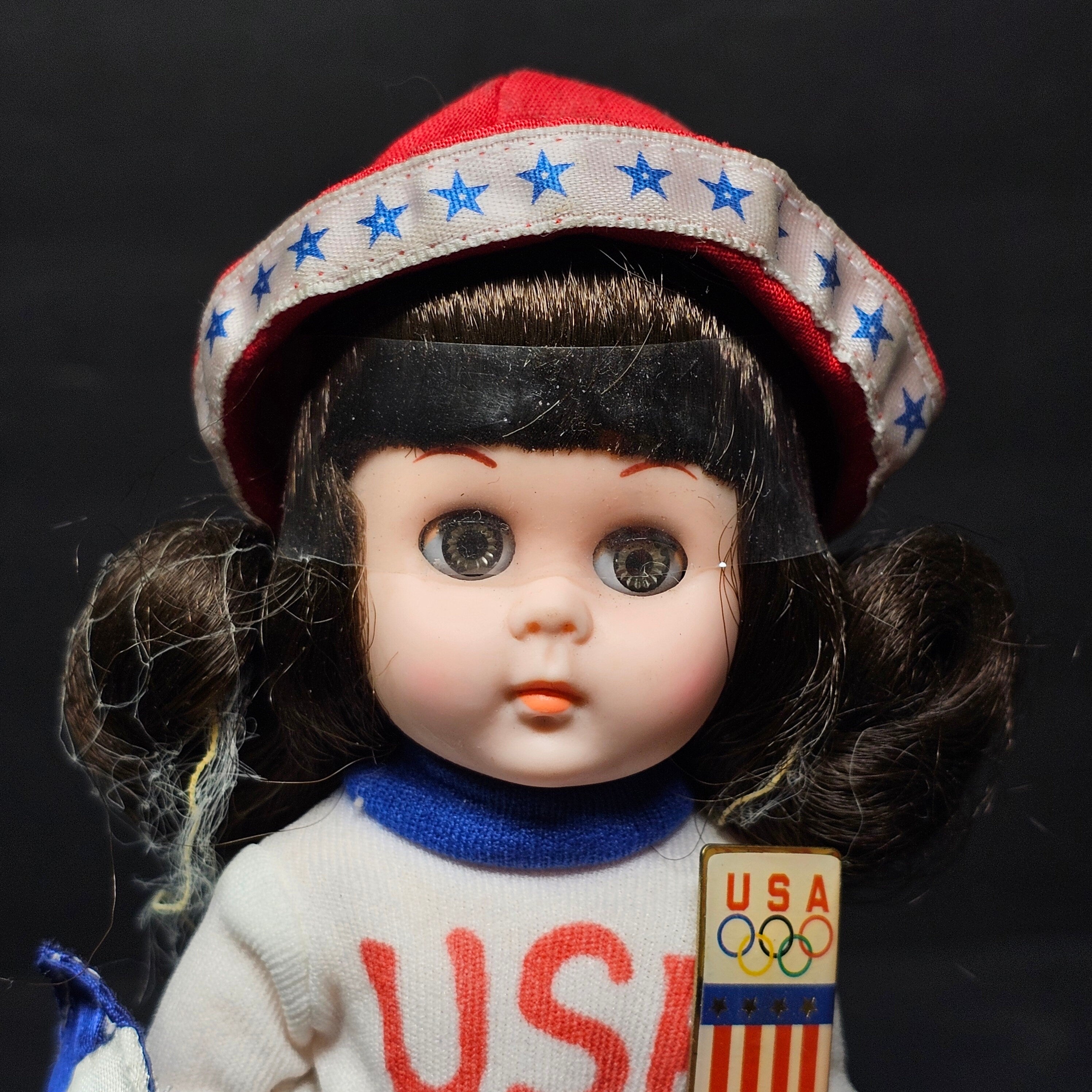 Vintage 8" Flying a Kite Ginny 1987 Dakin With Heart Shaped Stand