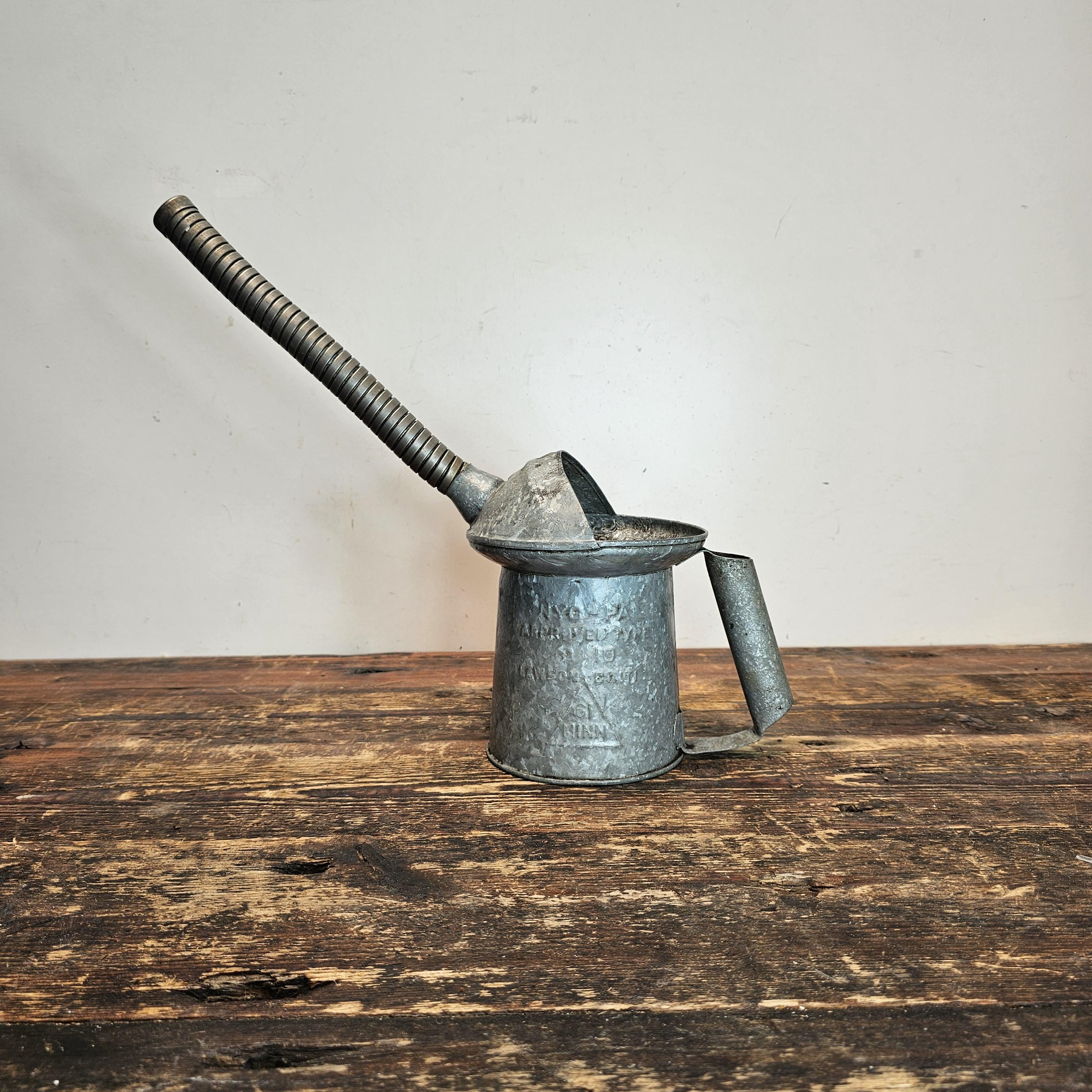 Vintage Lawson Cinti One Quart Galvanized Oil Can Long Flexible Spout
