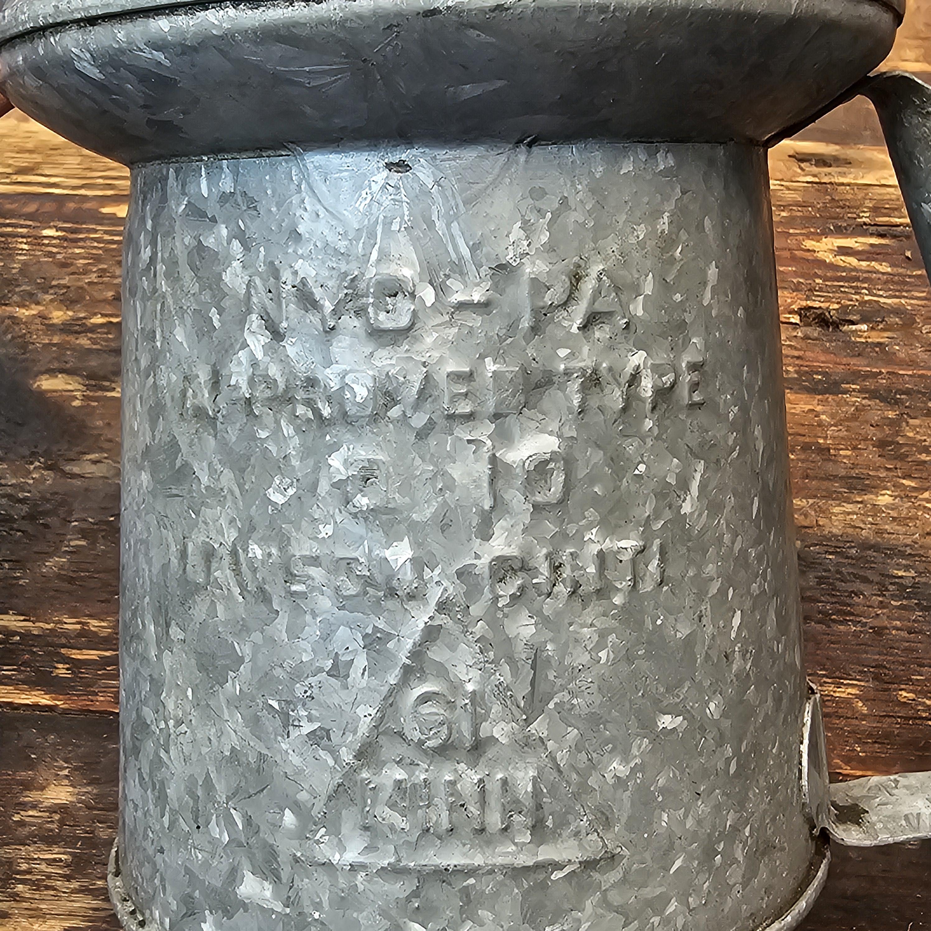 Vintage Lawson Cinti One Quart Galvanized Oil Can Long Flexible Spout