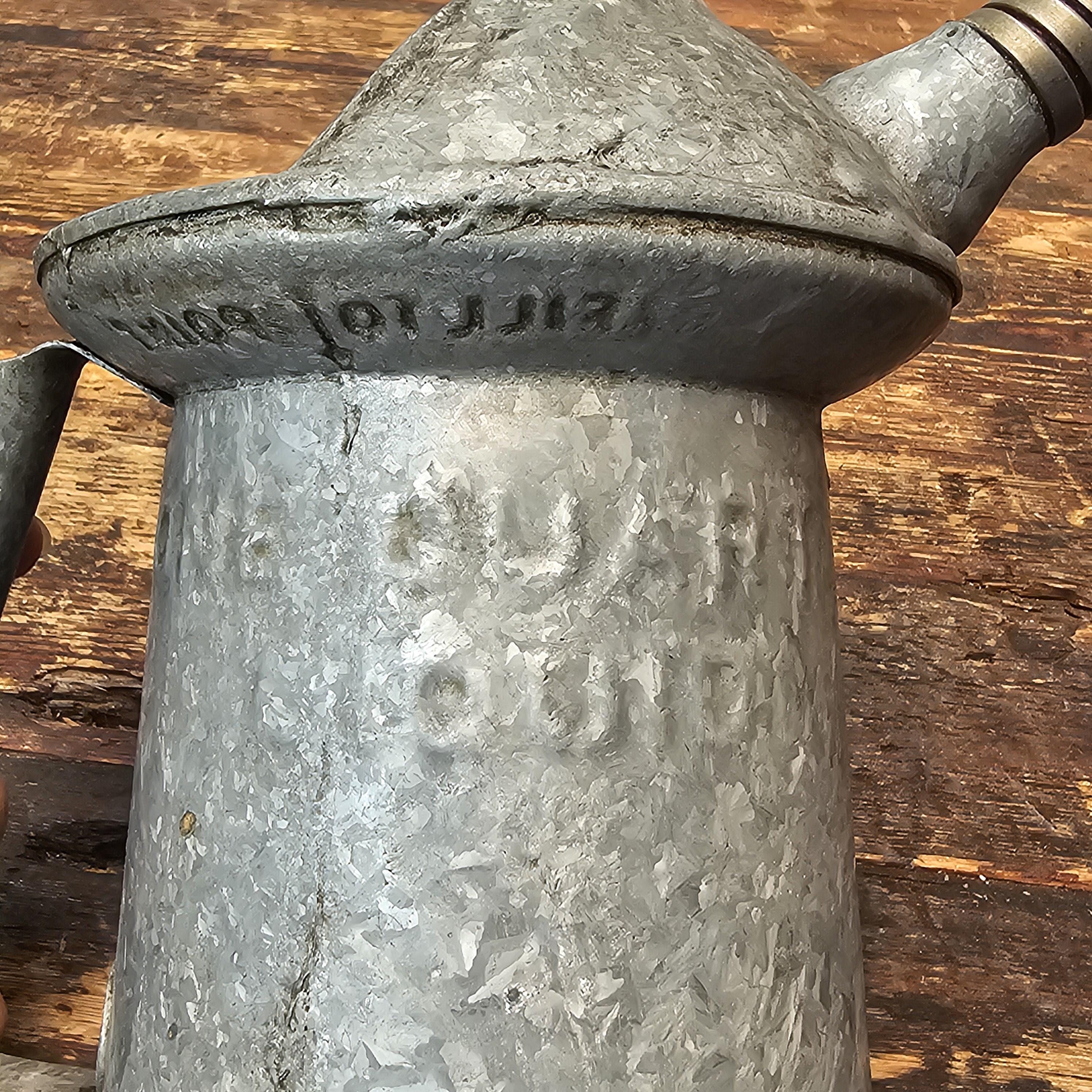 Vintage Lawson Cinti One Quart Galvanized Oil Can Long Flexible Spout