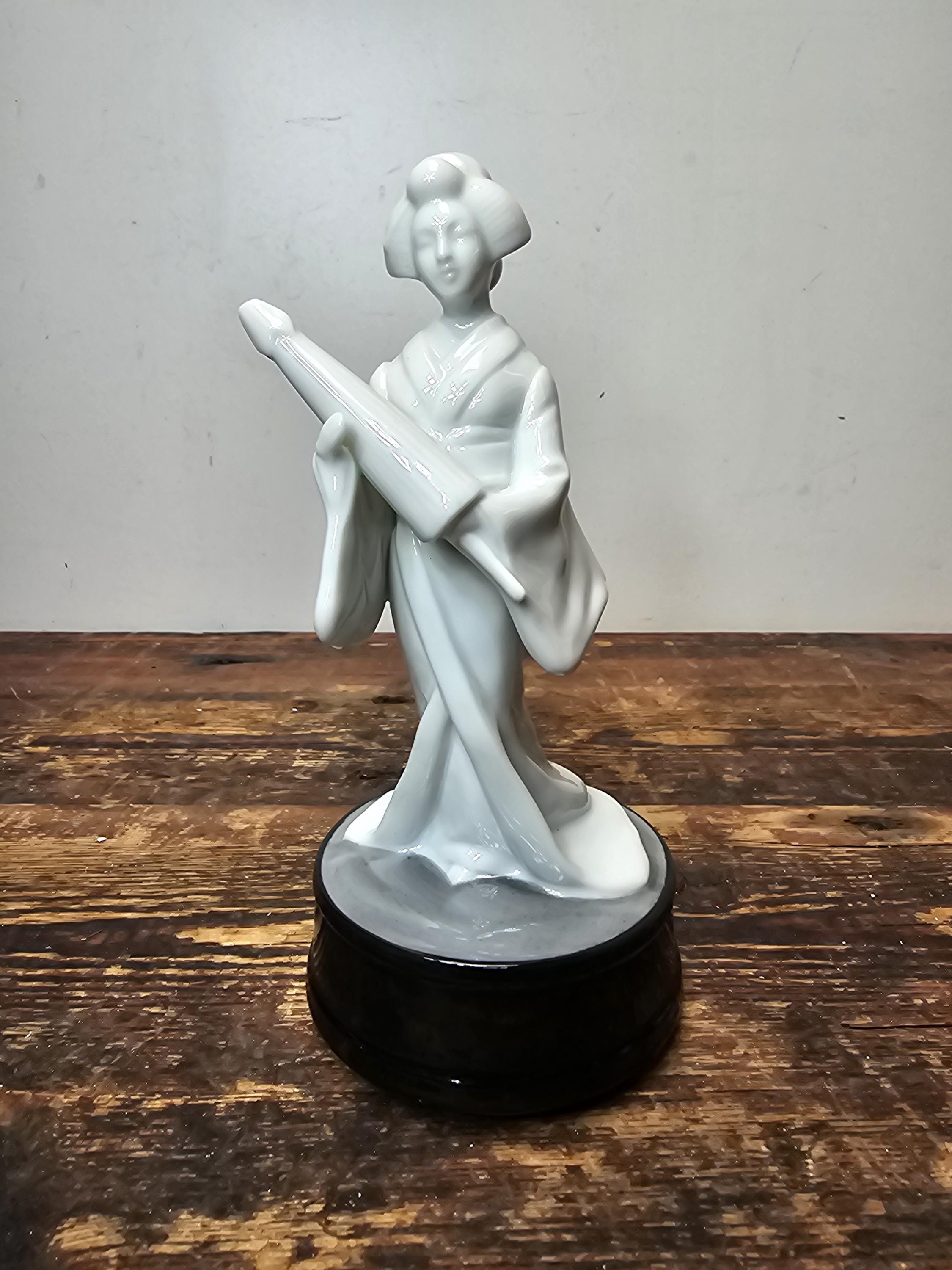 Vintage Rosenthal Netter Made In Japan Porcelain Geisha Music Box