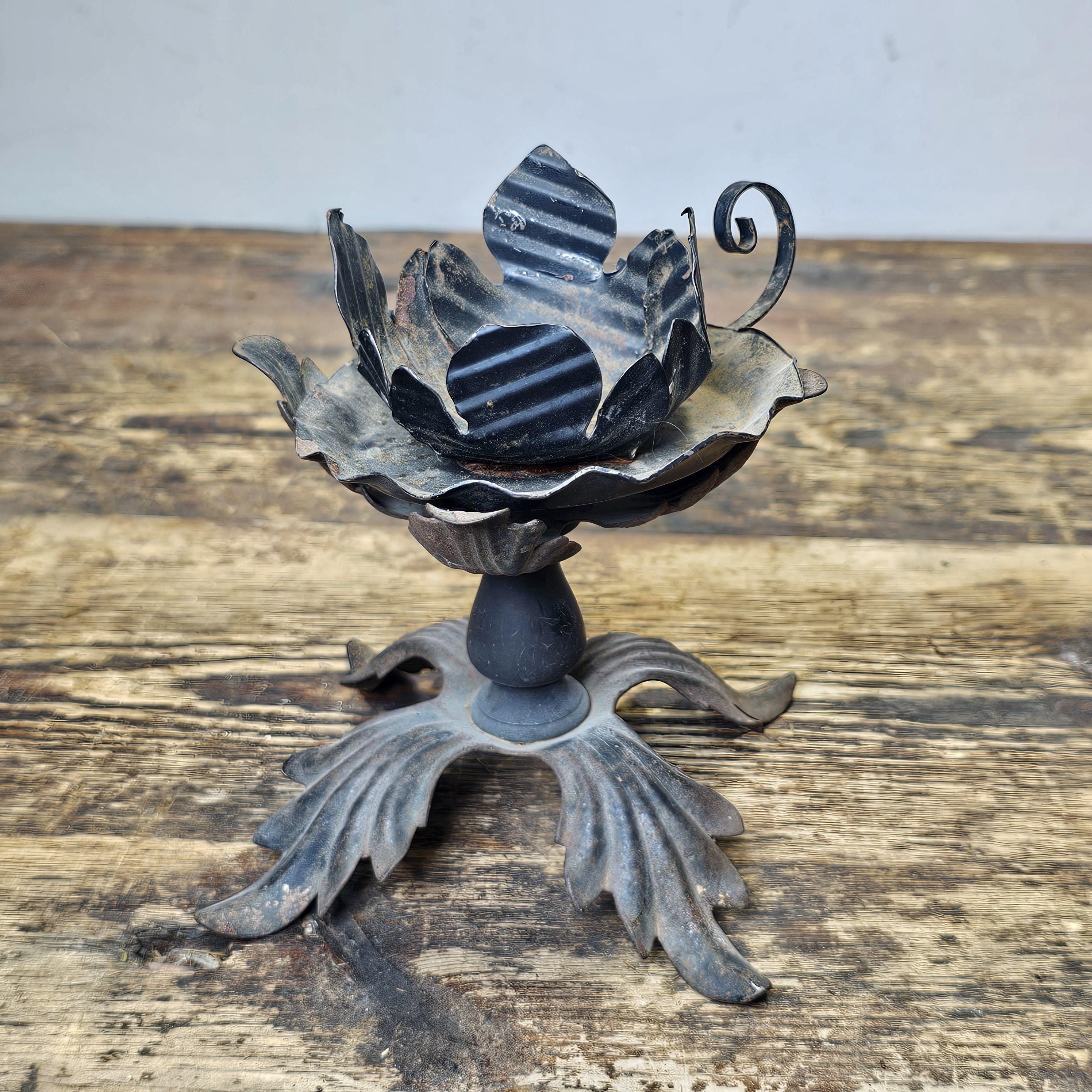 Vintage Rusty Tea Light Candle Holder With Stand 5"H