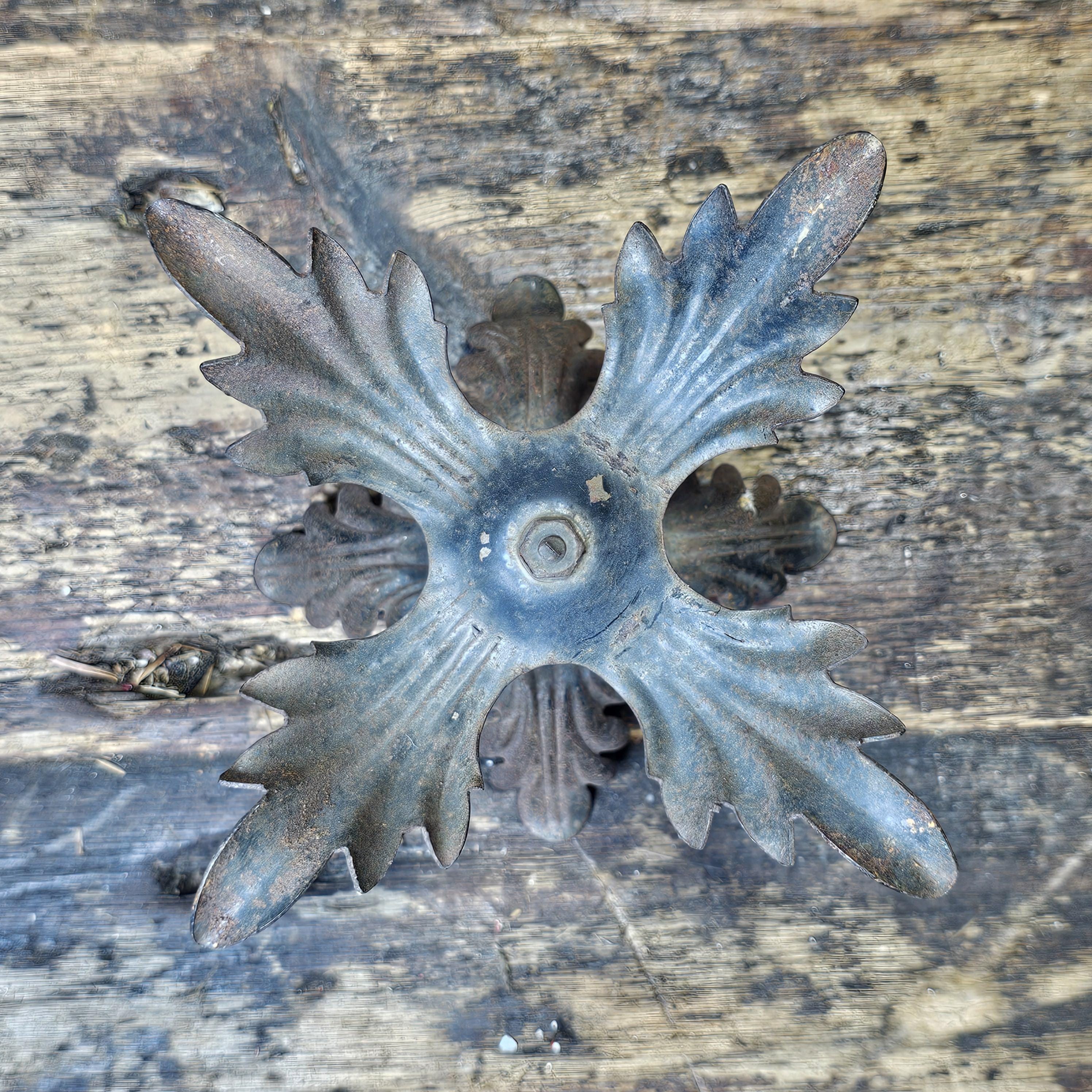 Vintage Rusty Tea Light Candle Holder With Stand 5"H