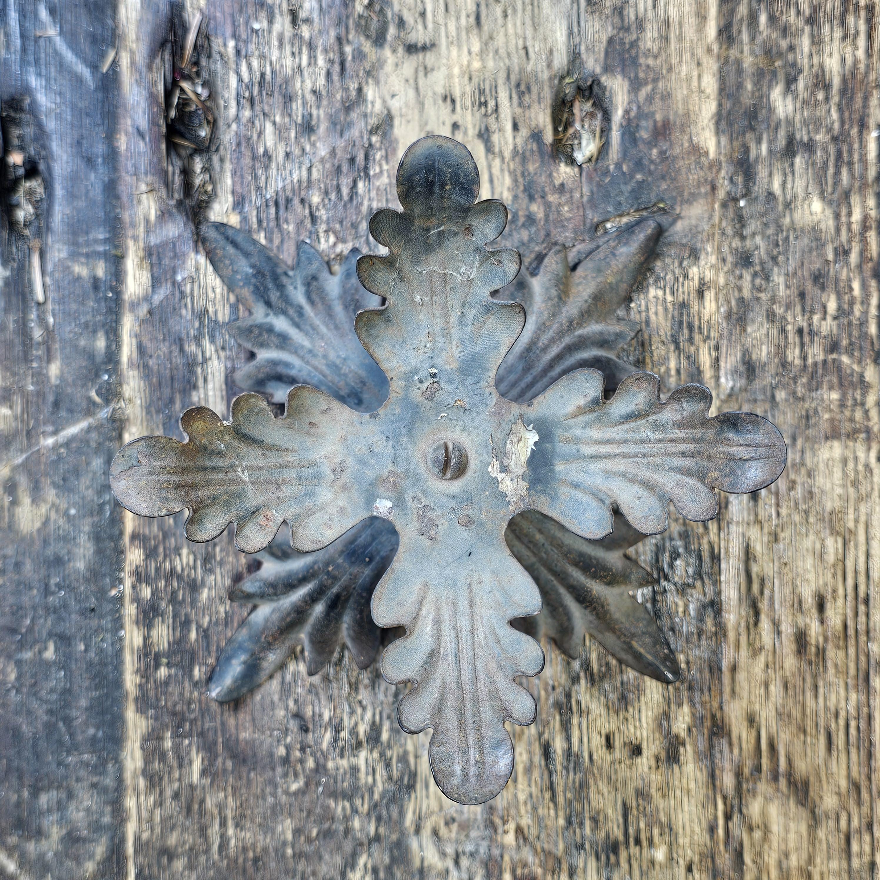 Vintage Rusty Tea Light Candle Holder With Stand 5"H