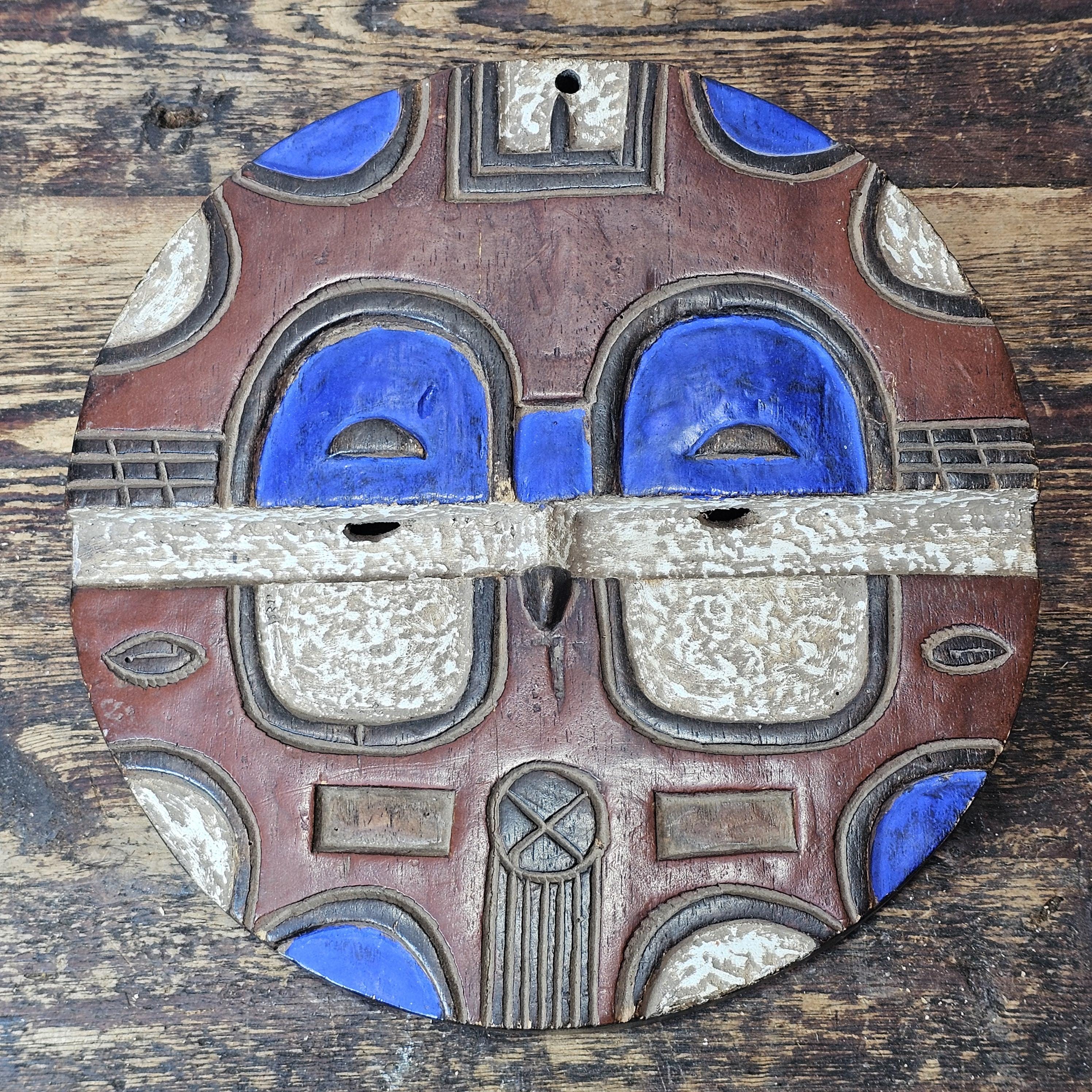 African Teke Face Mask From the Congo Republics And Gabon Kidumu 11" Diam x 2"D