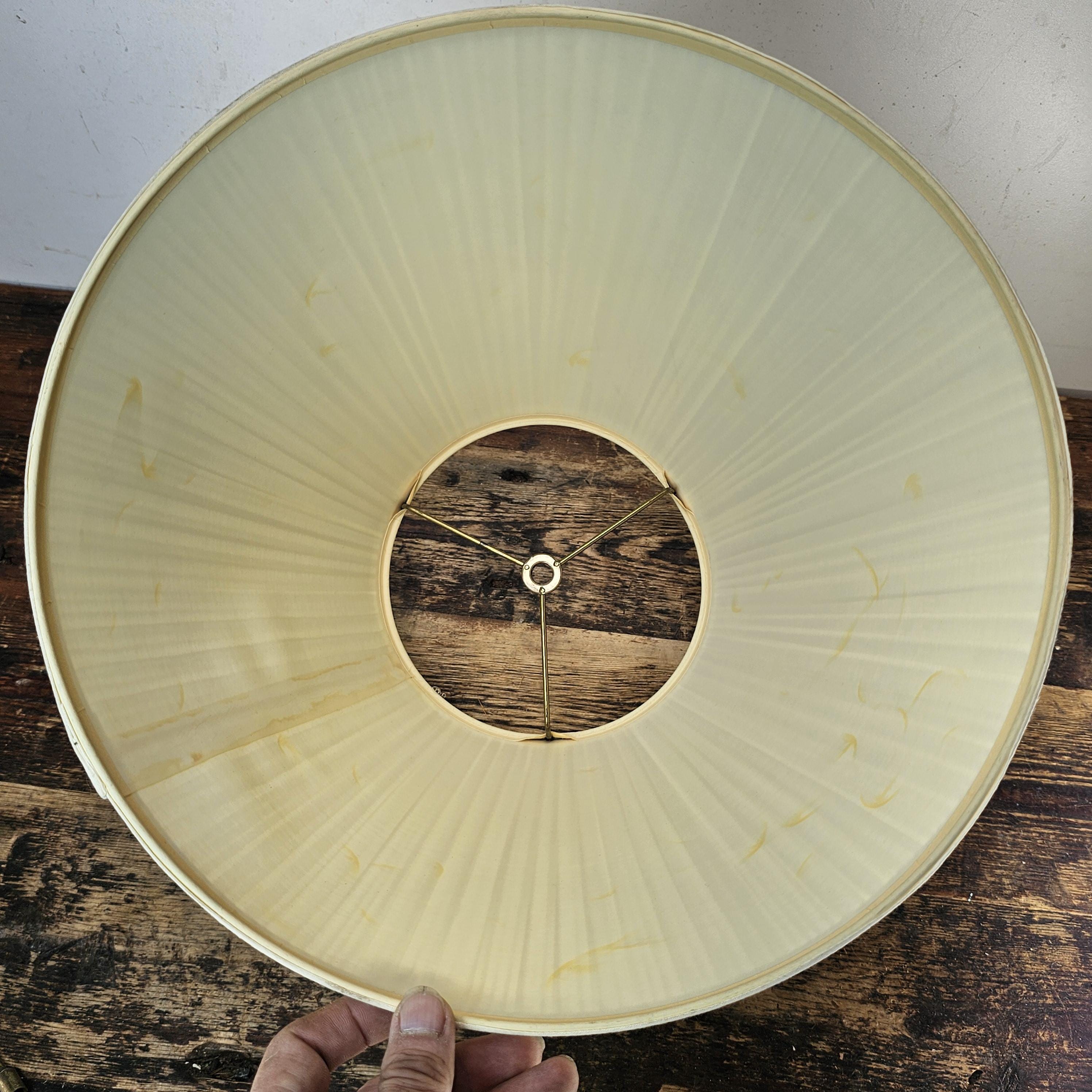 Vintage Bombay Company Asian Style Peony Floral Porcelain Vase Table Lamp