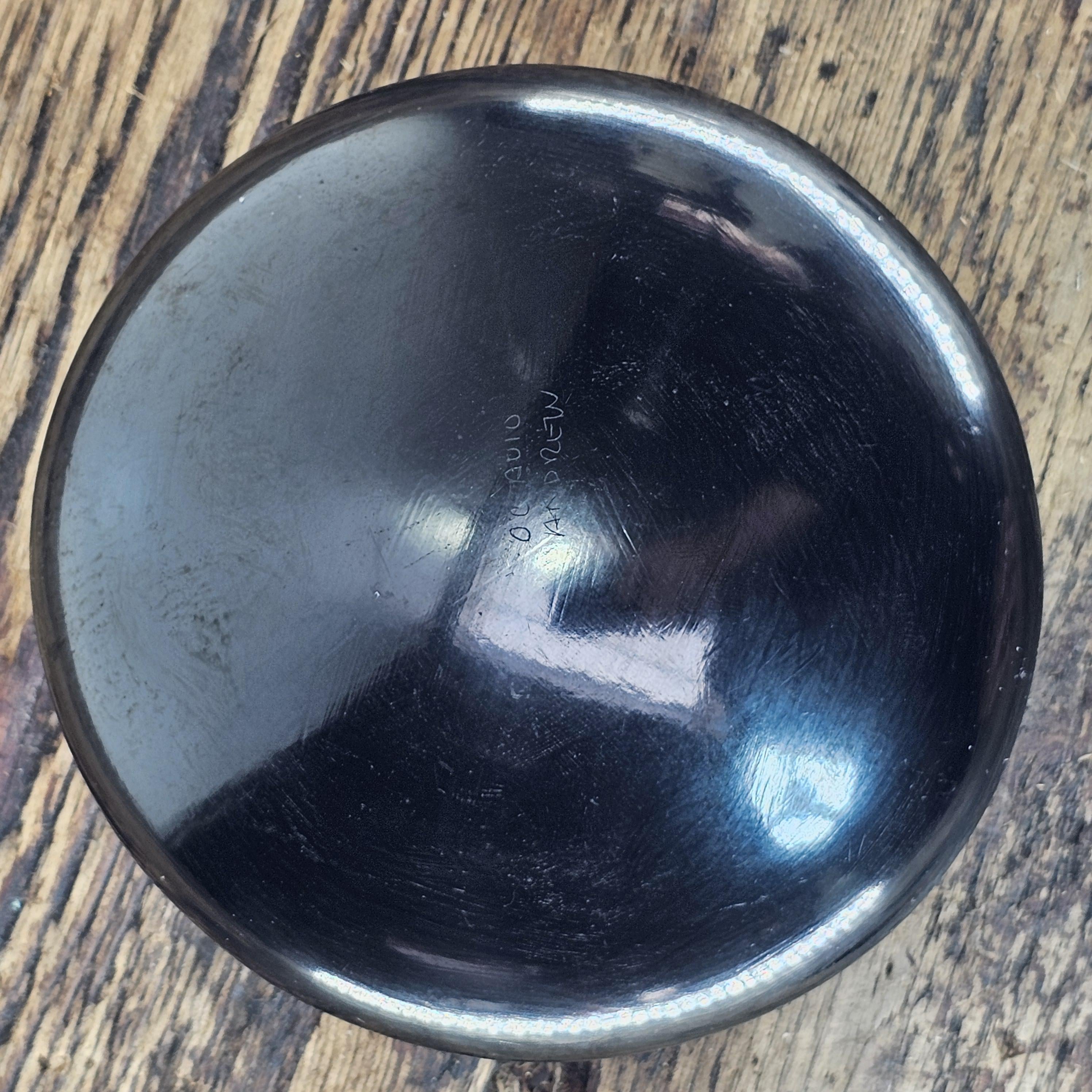 Mata Ortiz Geometric Black Pottery by Octavio Andrew 5"Diam x 2"H