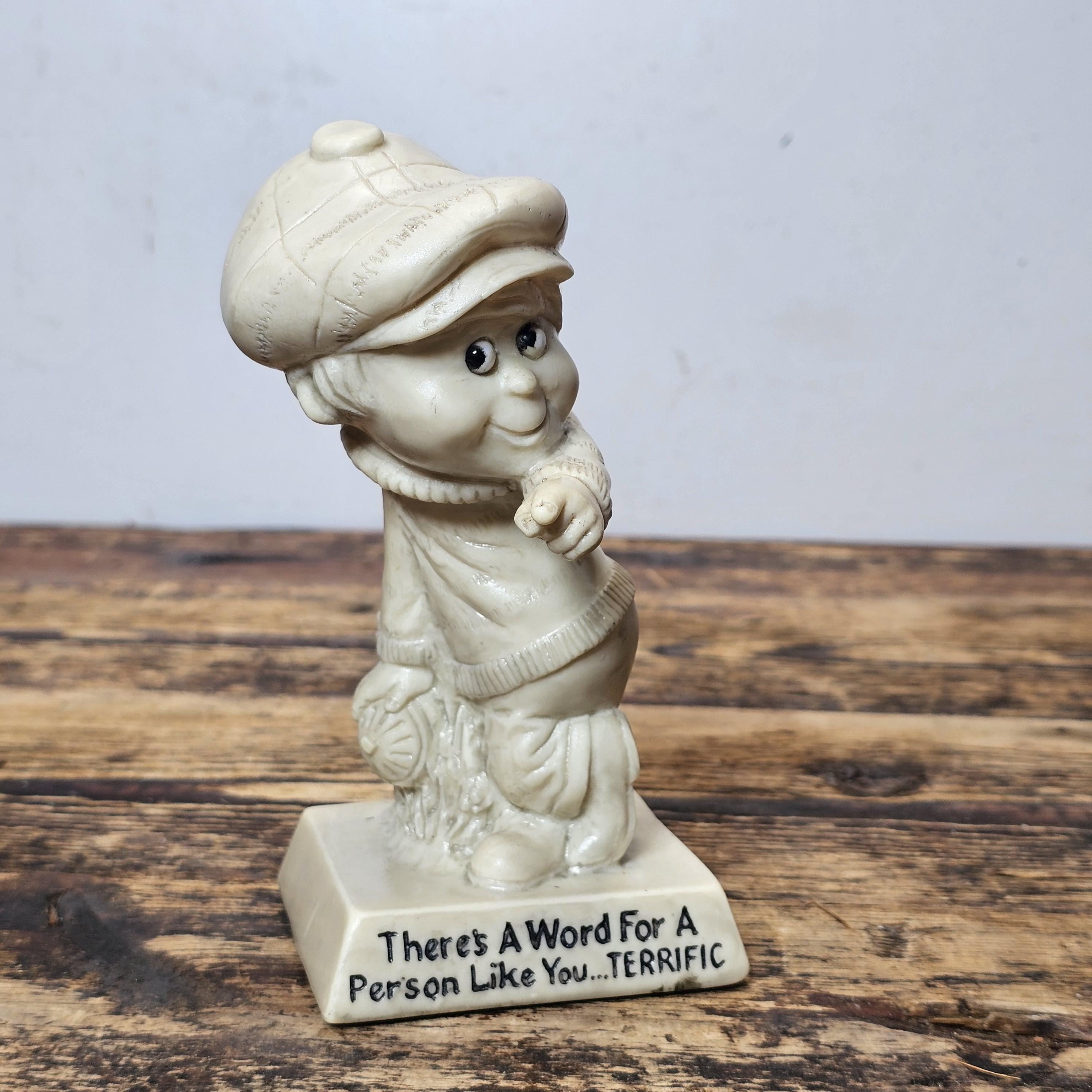 Vintage W&R BERRIES Co. "There's A Word For A Person Like You...TERRIFIC" 6.25"H