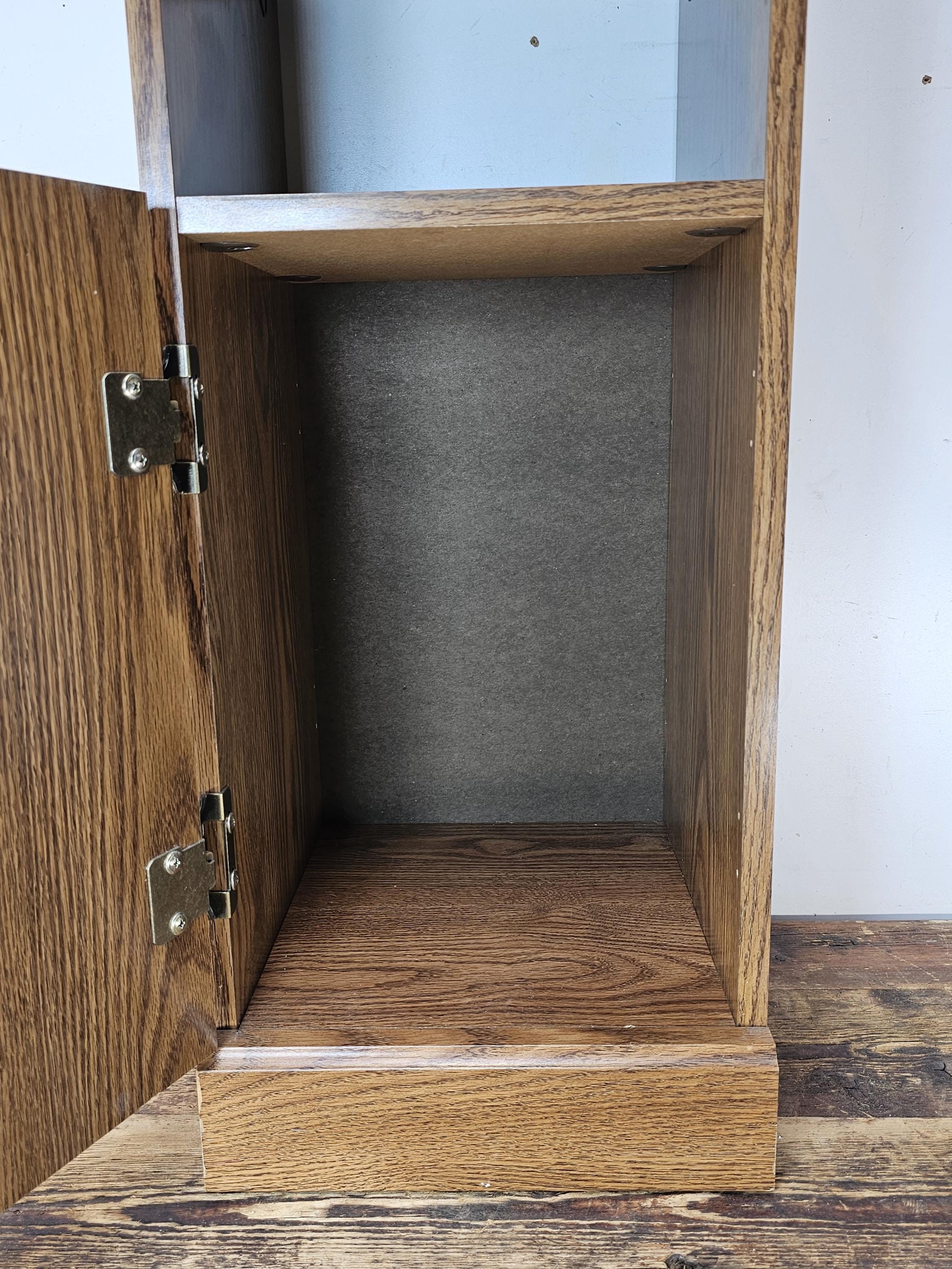 Oak-Look Laminate Nightstand/Side Table Cabinet 27.5"H