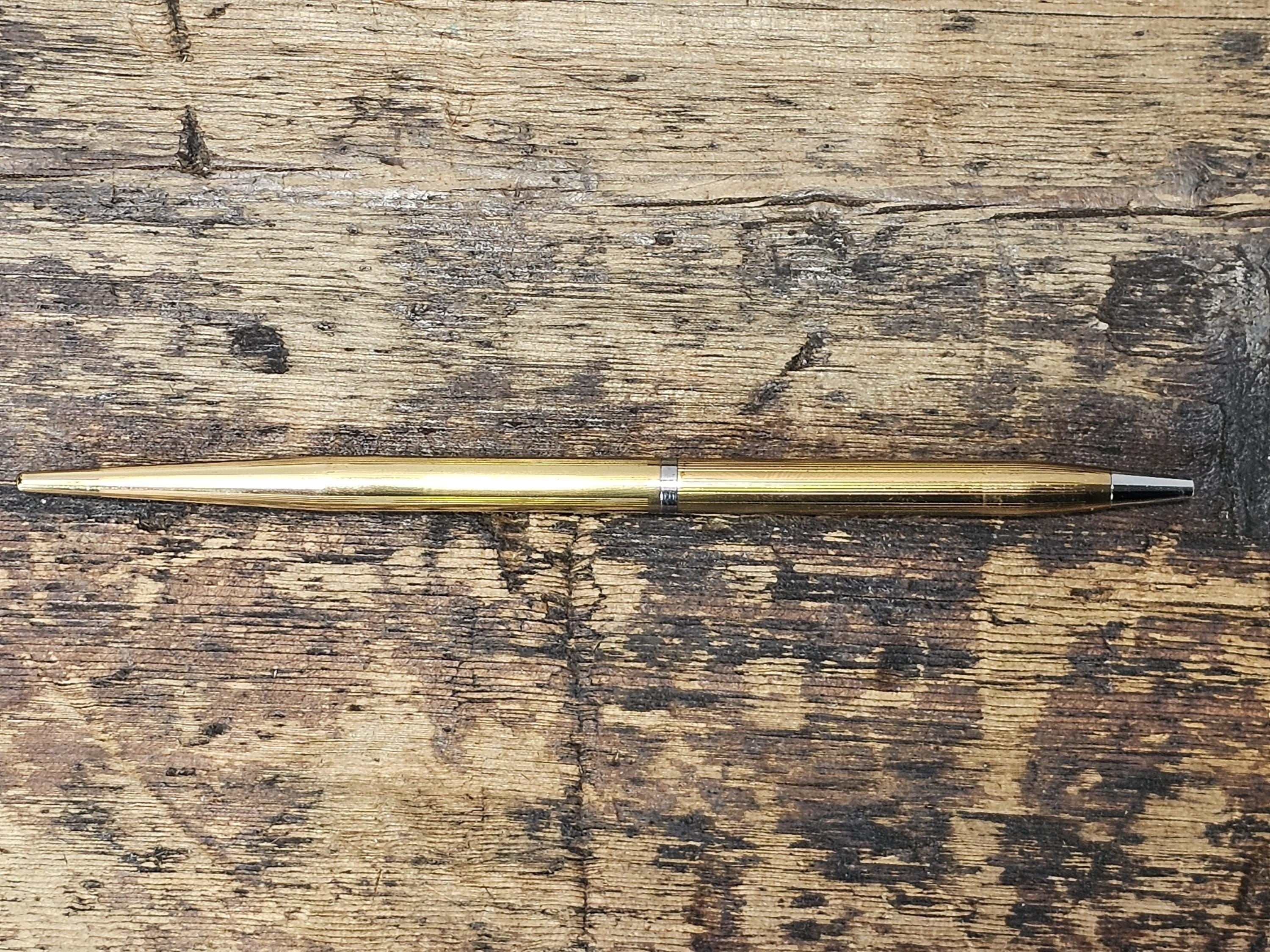 Laser-Engraved American Walnut Seagull Pen Holder