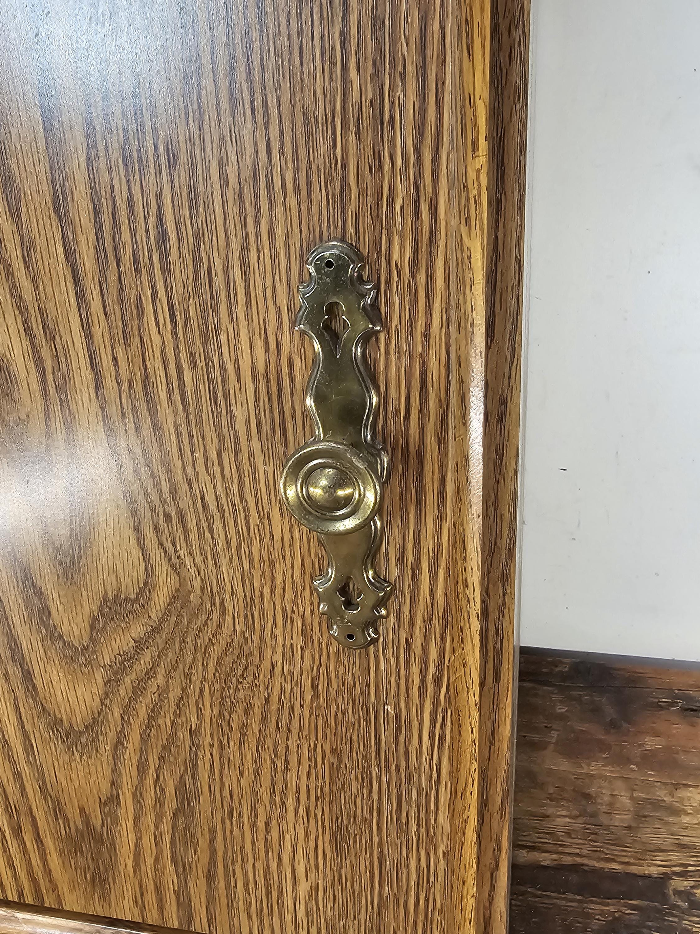 Oak-Look Laminate Nightstand/Side Table Cabinet 27.5"H