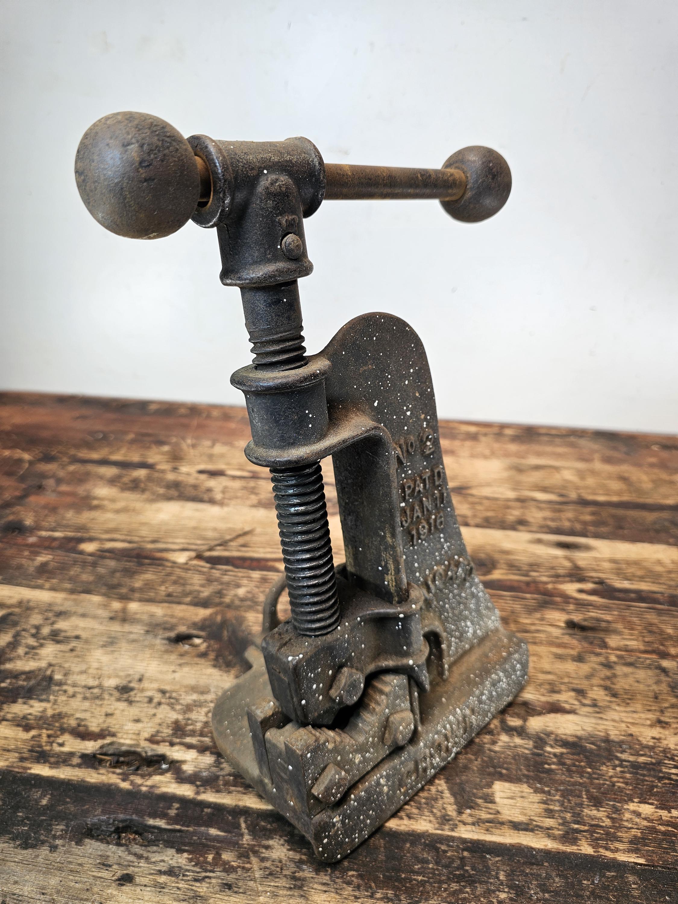 Antique CROWN Plumbers Pipe Vise No. 2