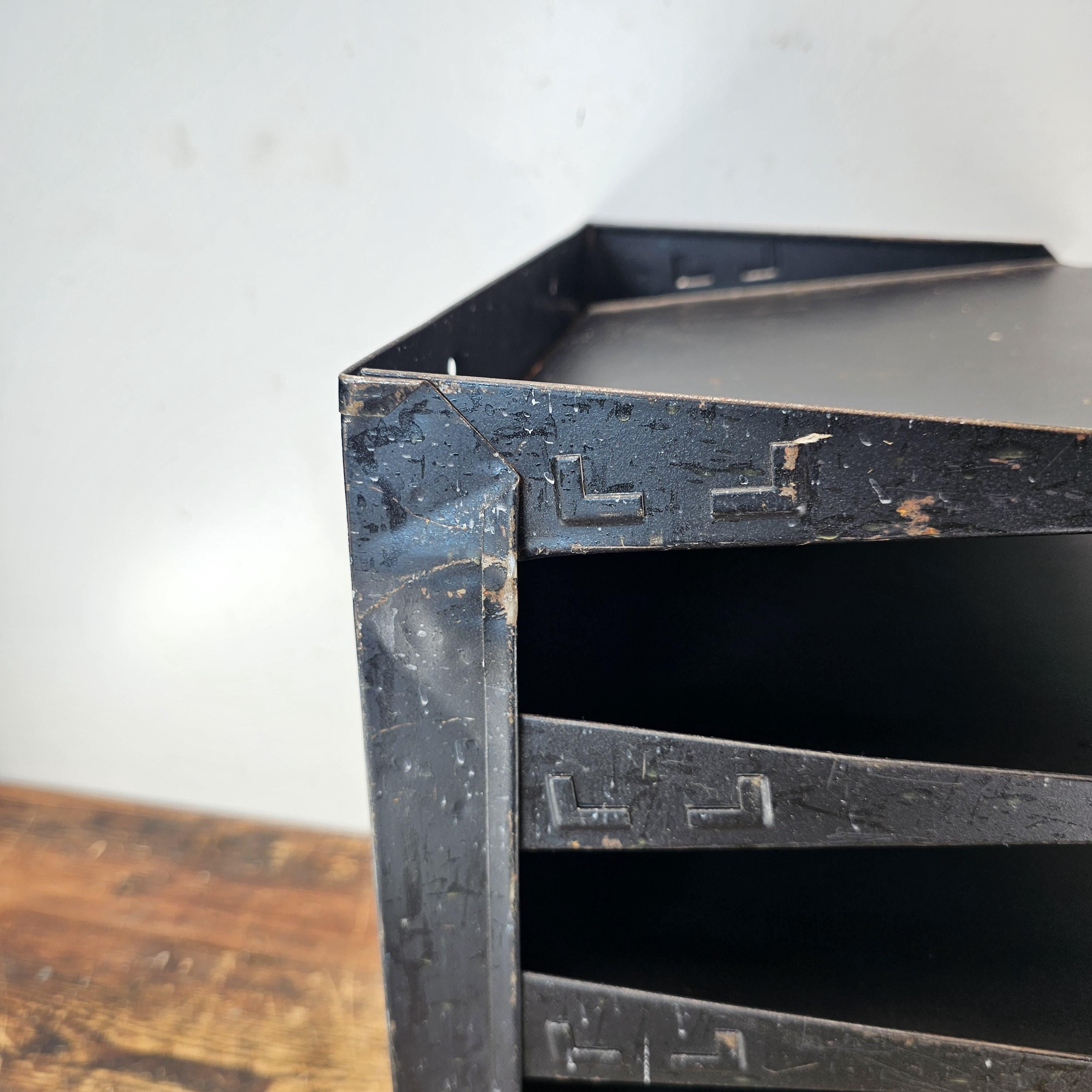 Vintage Hunt Lit-Ning 6-Tier Wall-Mounted / Desktop Steel File Organizer