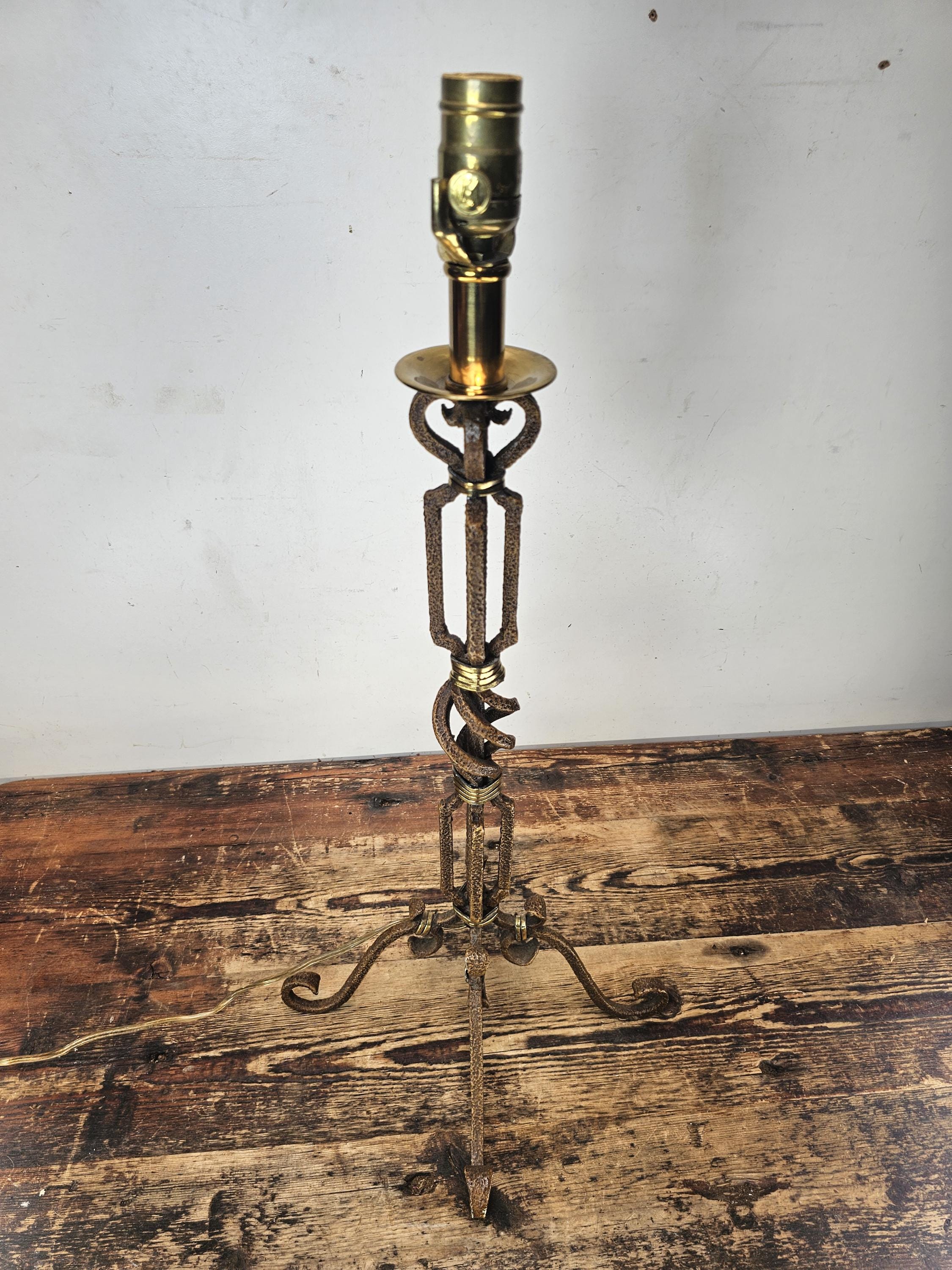 Antique-Style Metal Table Lamp 24.5"H