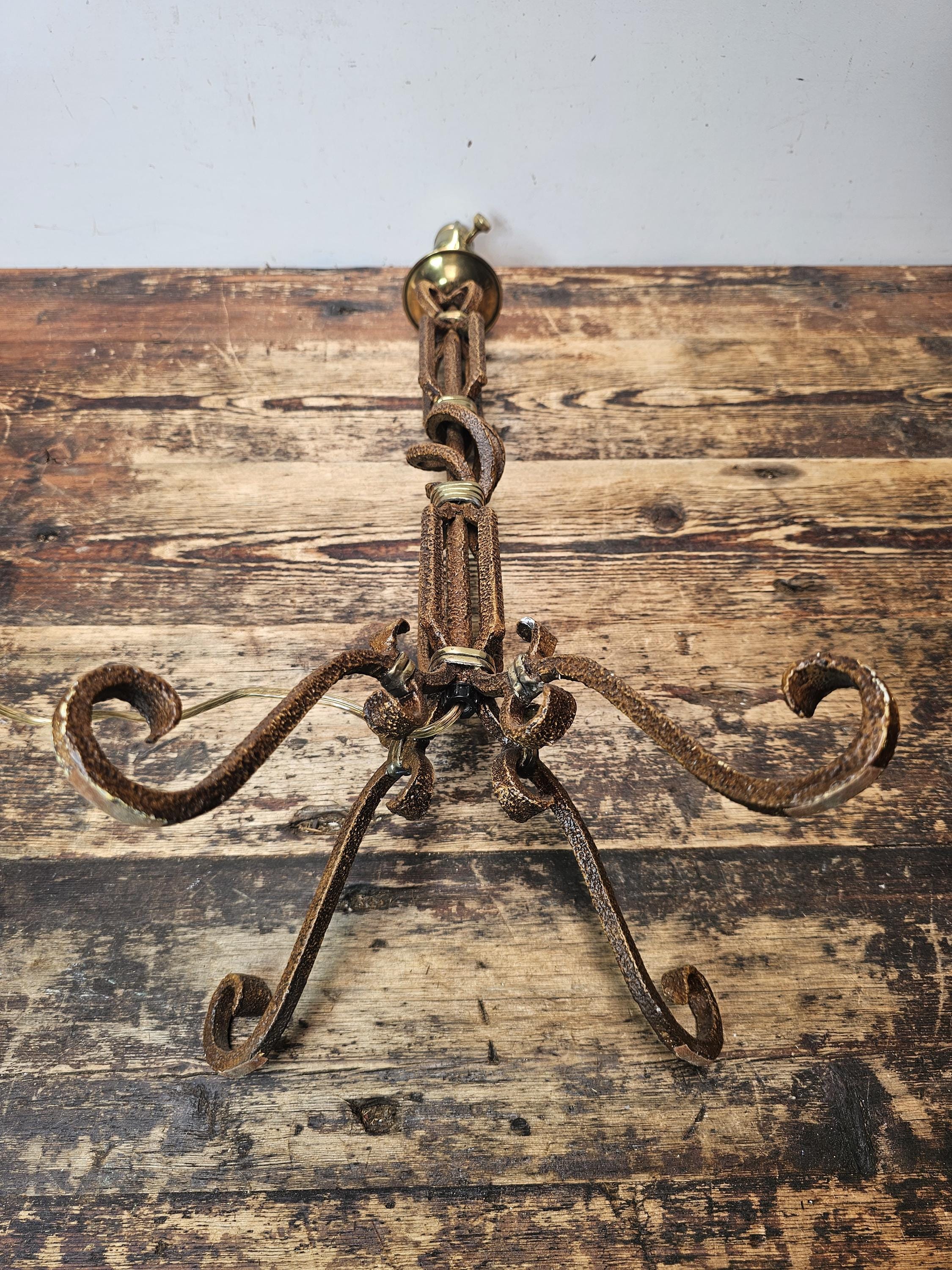 Antique-Style Metal Table Lamp 24.5"H