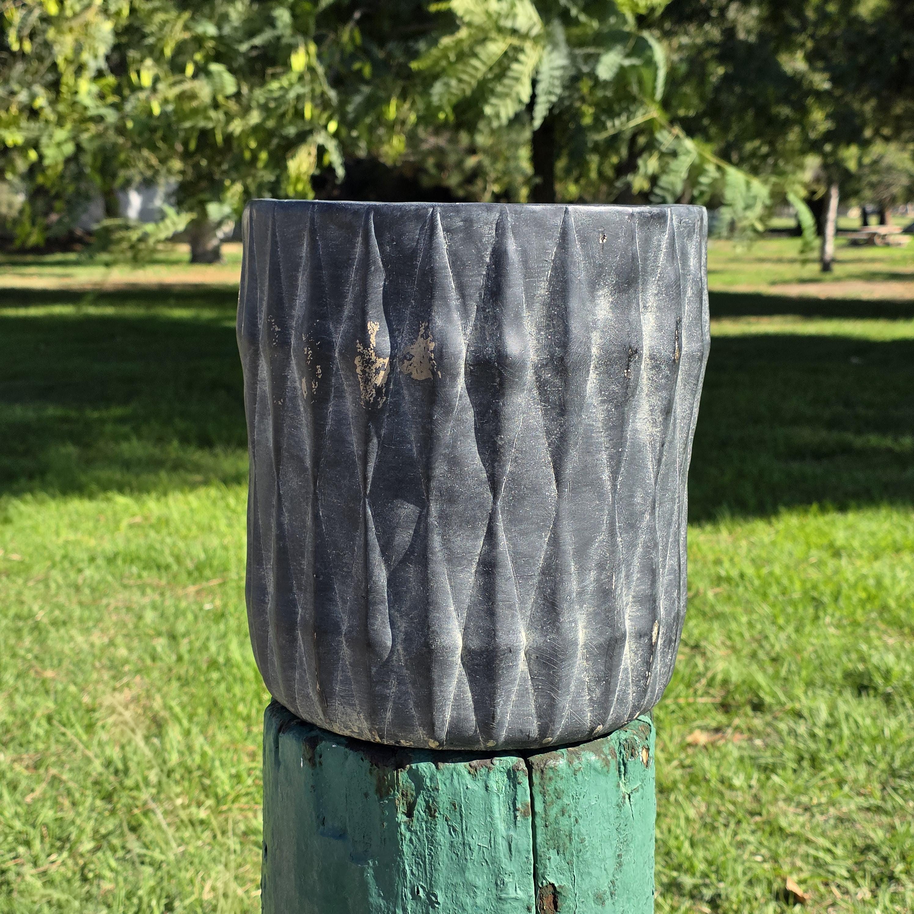 Graphite Fiber-Cement Faceted Planter Diamond Texture 10"Dia x 11"H