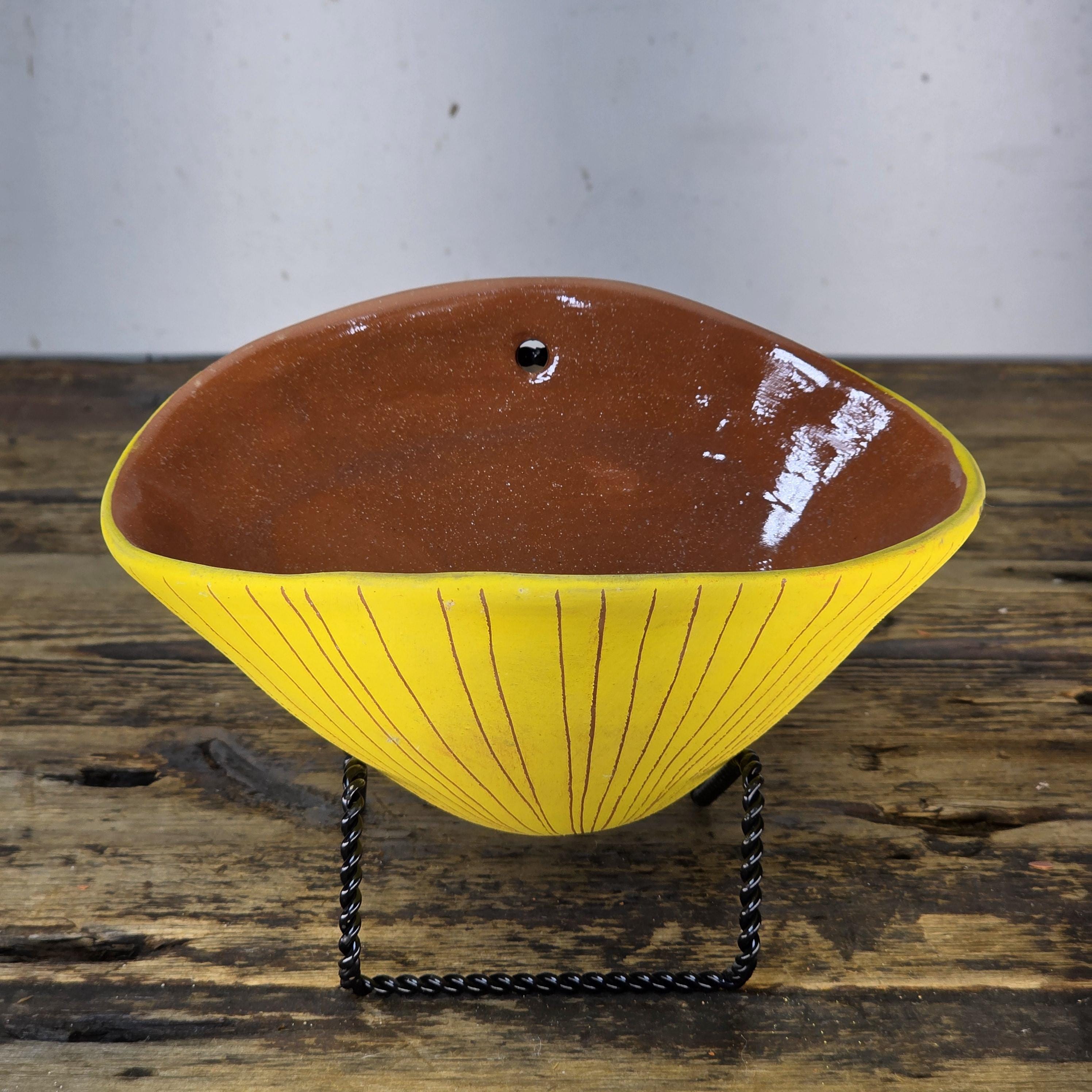 Handmade Terracotta Wall Pocket (Yellow / Vertical Lines)