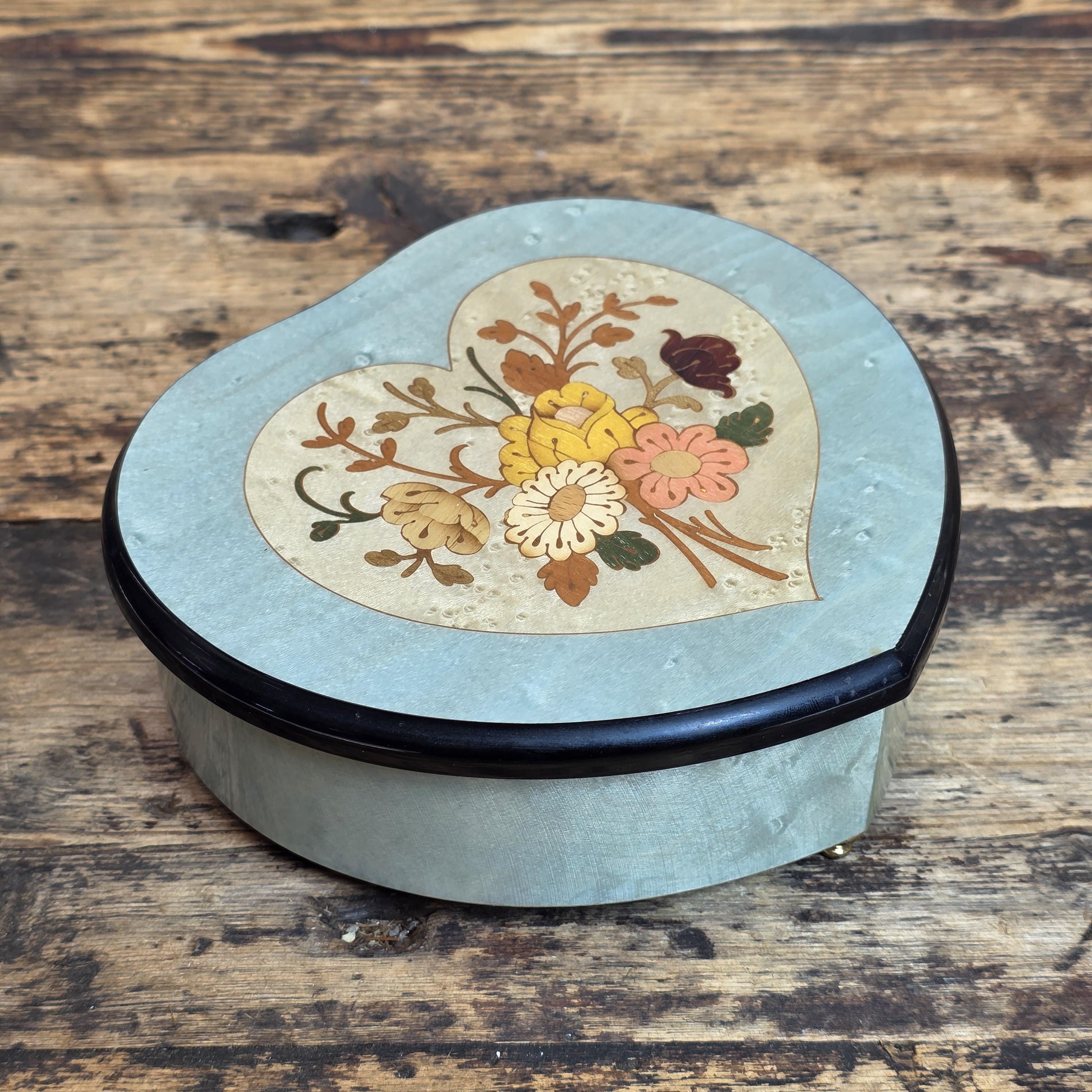 Reuge Inlaid Heart-Shaped Music Box – Sorrento Specialties / Made in Italy