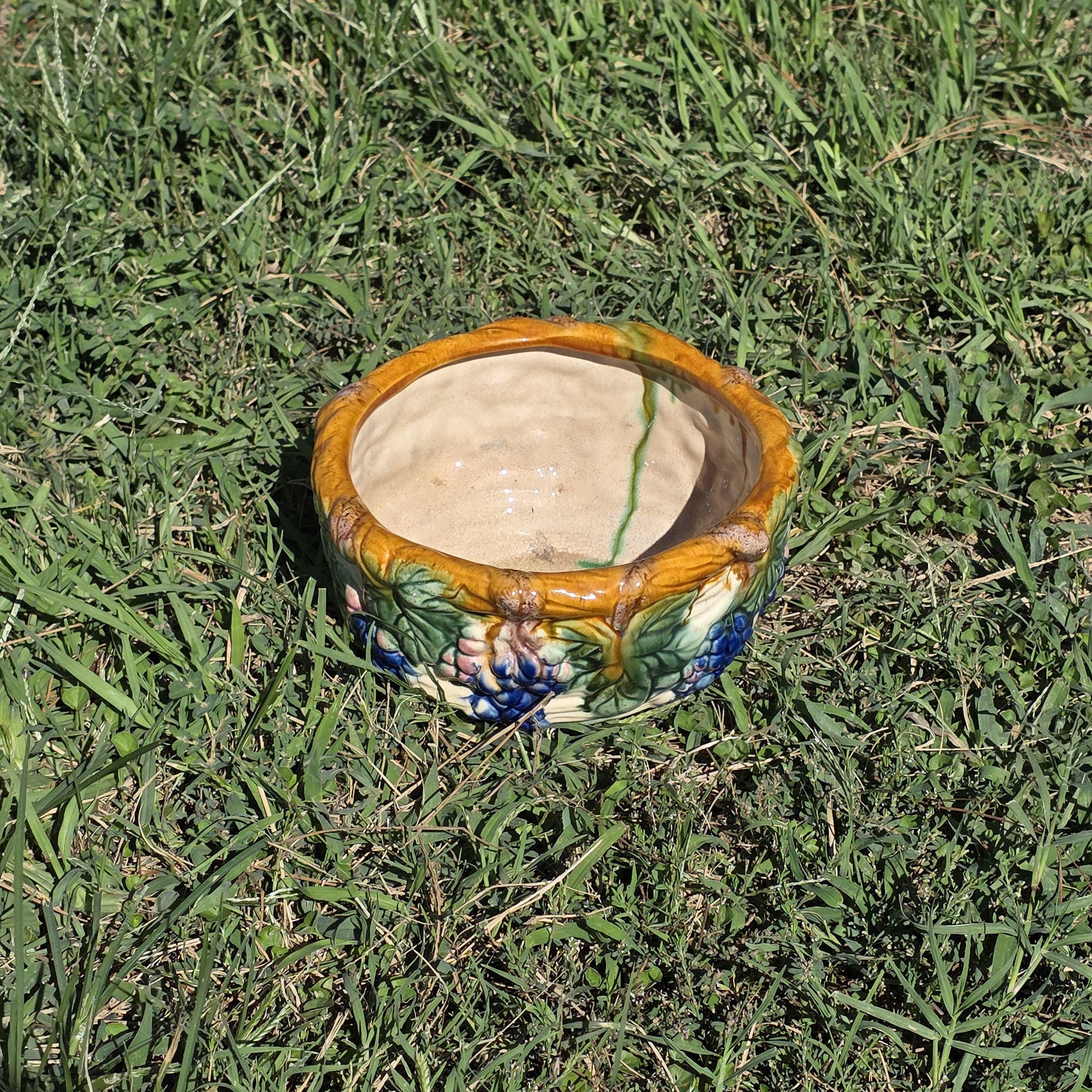 Vintage Majolica-Style Ceramic Planter with Grapevine Relief 8"Dia x 4"H