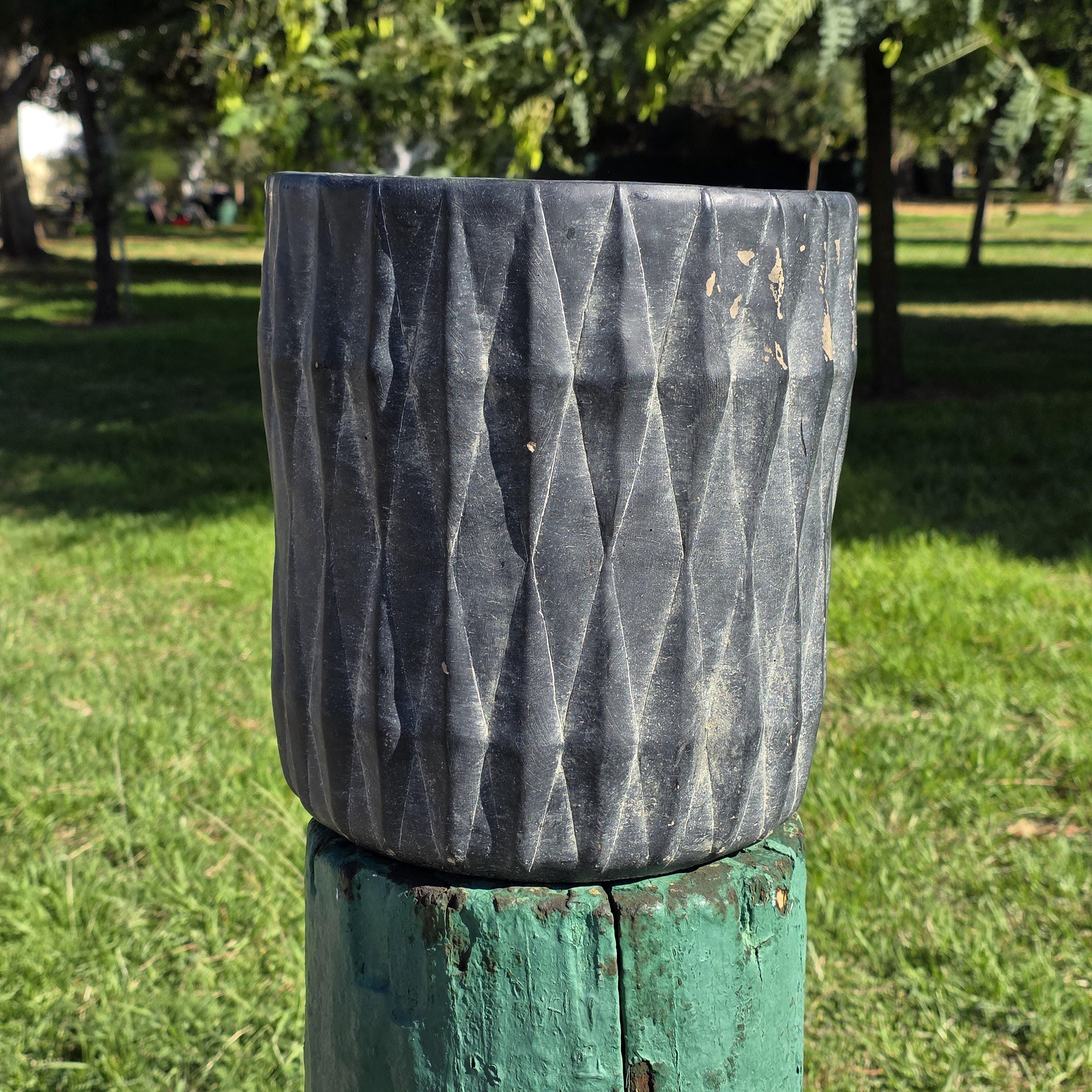 Graphite Fiber-Cement Faceted Planter Diamond Texture 10"Dia x 11"H