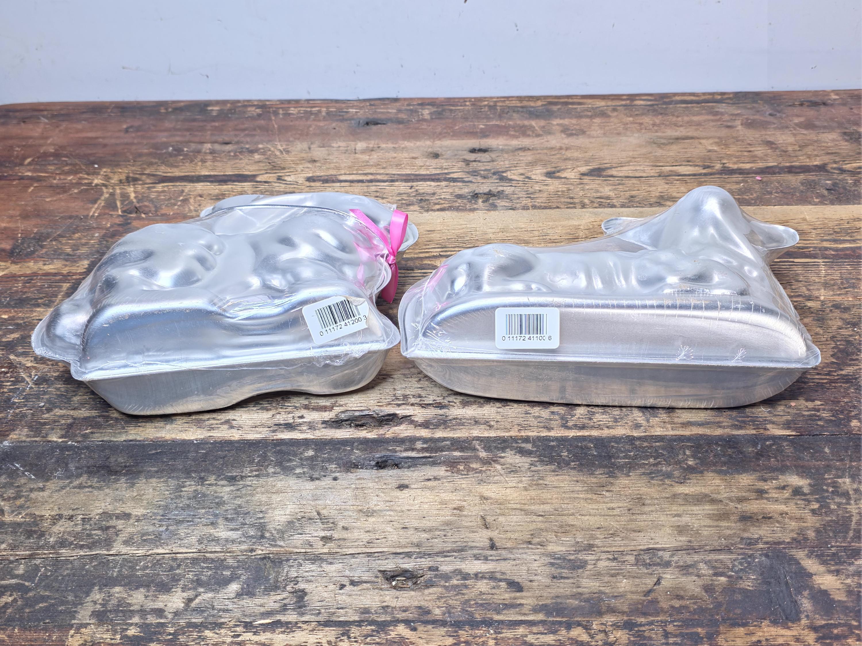 Set of 2 Nordic Ware 3-D Stand Up Cake Pans — Rabbit & Lamb