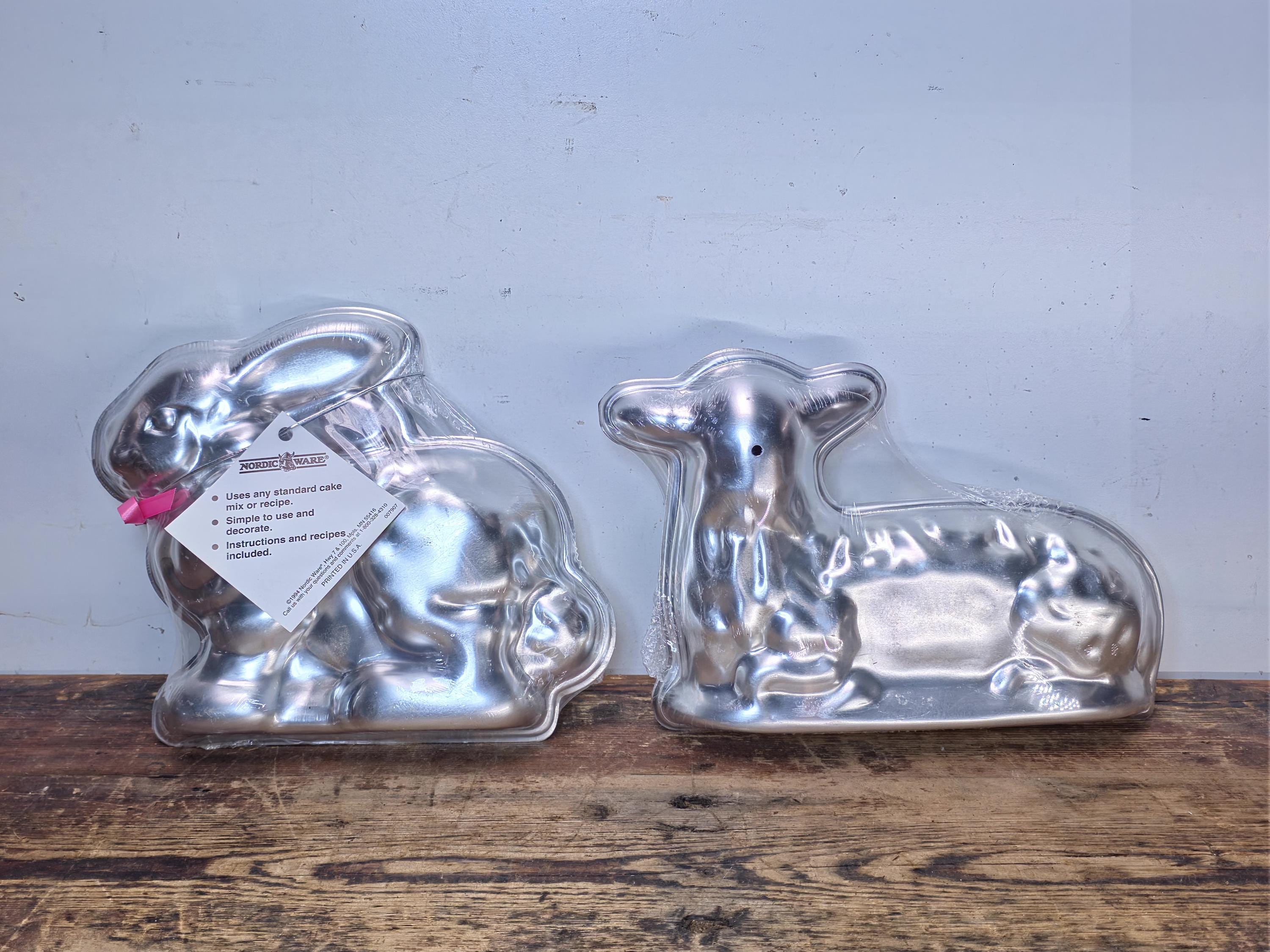 Set of 2 Nordic Ware 3-D Stand Up Cake Pans — Rabbit & Lamb