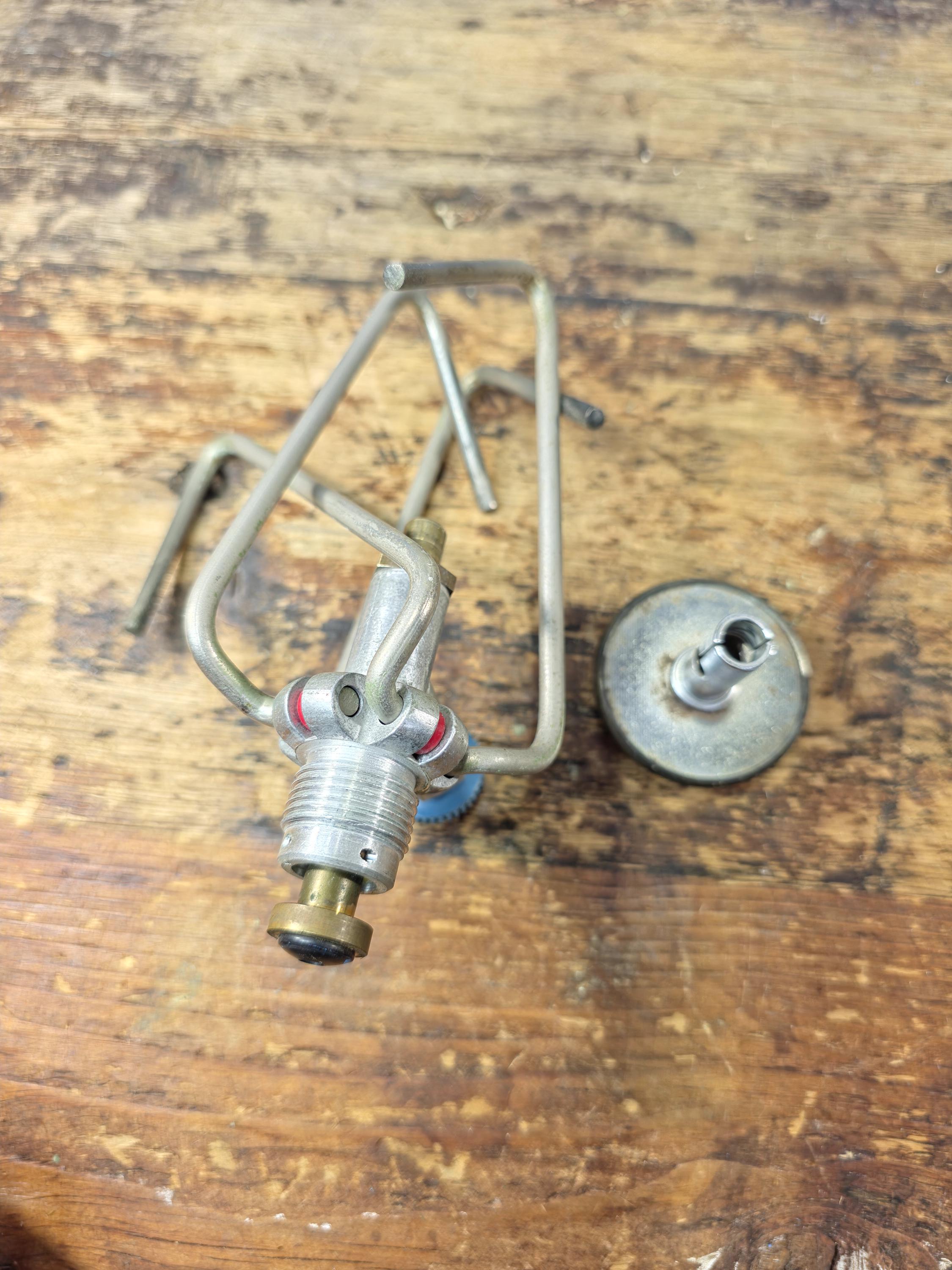 Vintage Camping Gaz “Super Bleuet” Portable Gas Stove – 1970s–80s, France