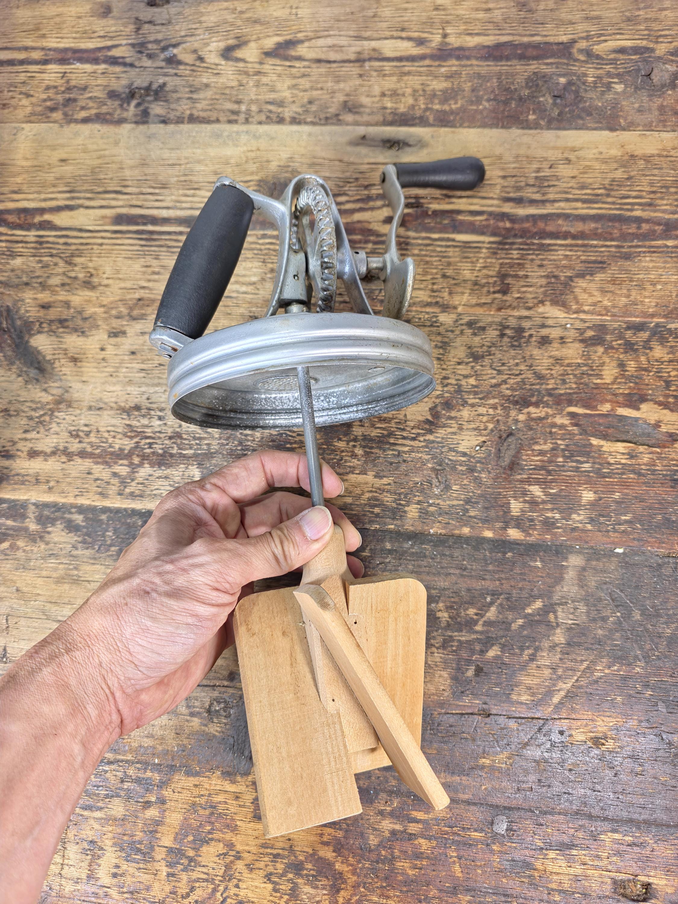 Vintage 4-Quart Glass Butter Churn with Hand-Crank Gear — FC Marked