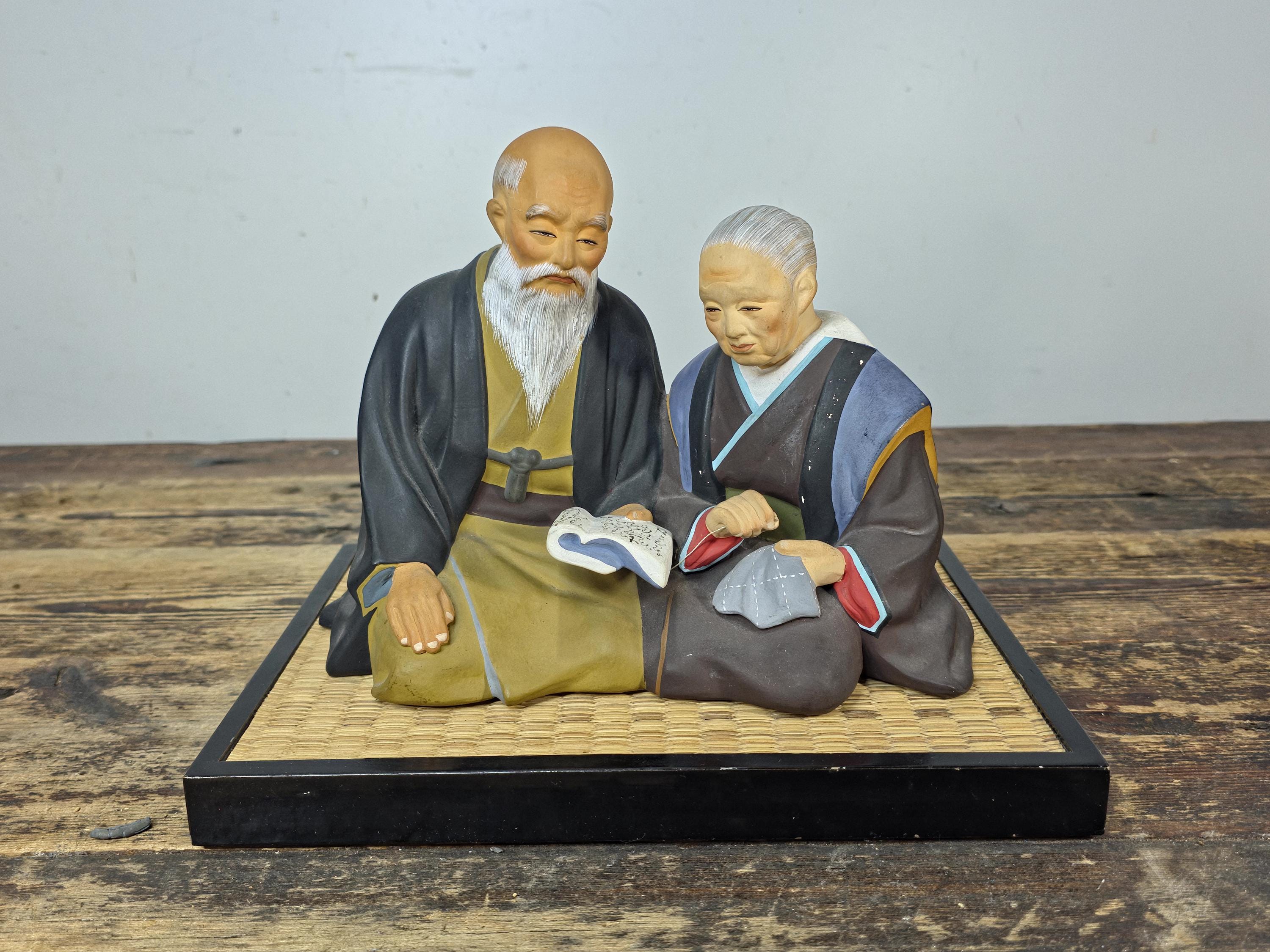 Hakata Urasaki Dolls – Elderly Couple Figurine (c.1950–55)