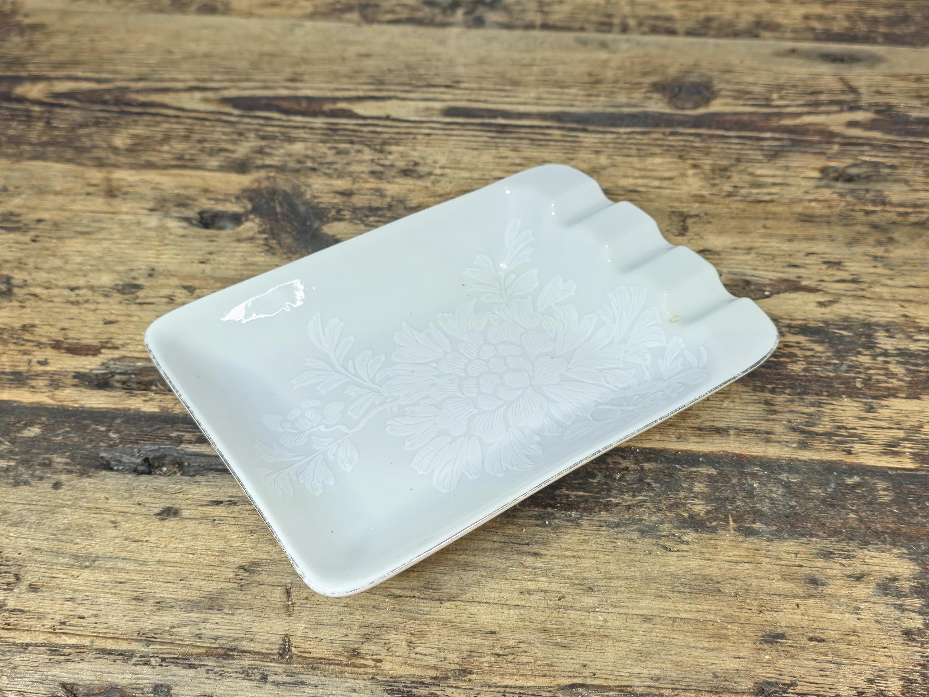 Kutani Japan White Porcelain Ashtray with Raised Chrysanthemum & Silver Trim