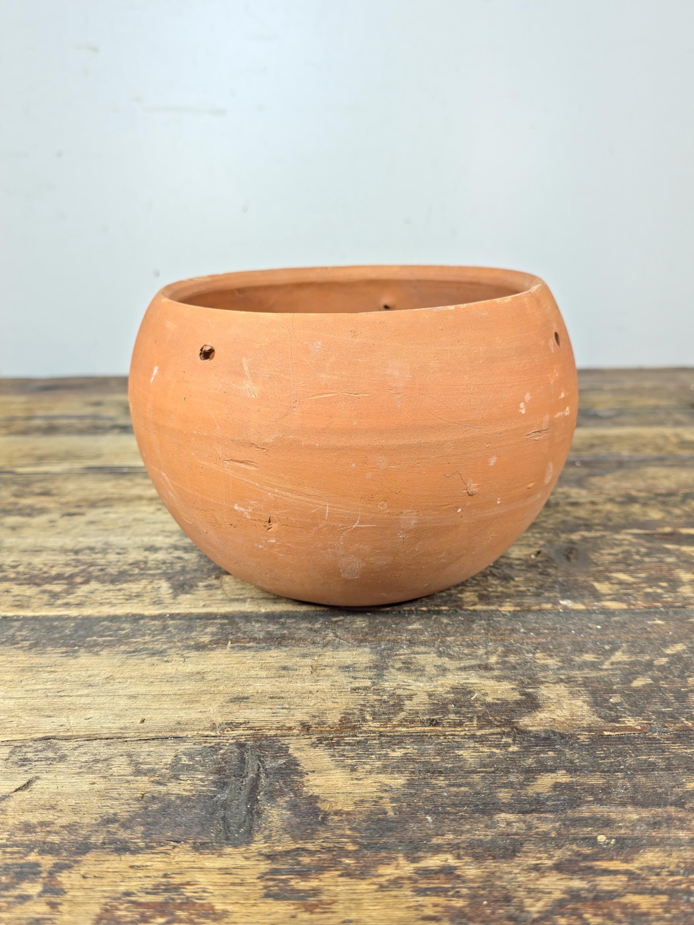 Vintage Terracotta Hanging Planter Pot – 1970s–1990s – 8" Diameter