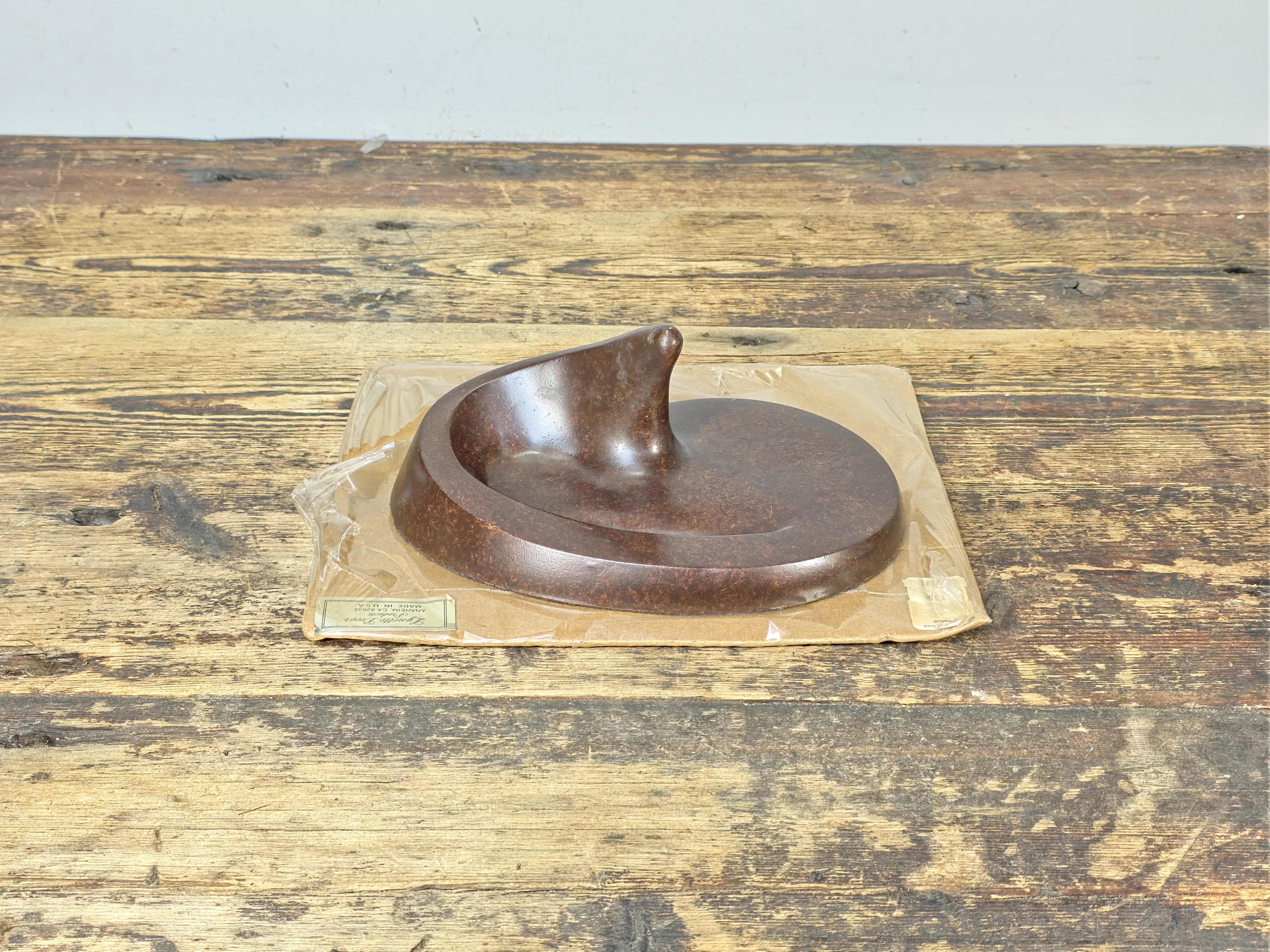 Vintage Lynette Decor Products Modernist Sculpture Tray – by Hal Reed – USA