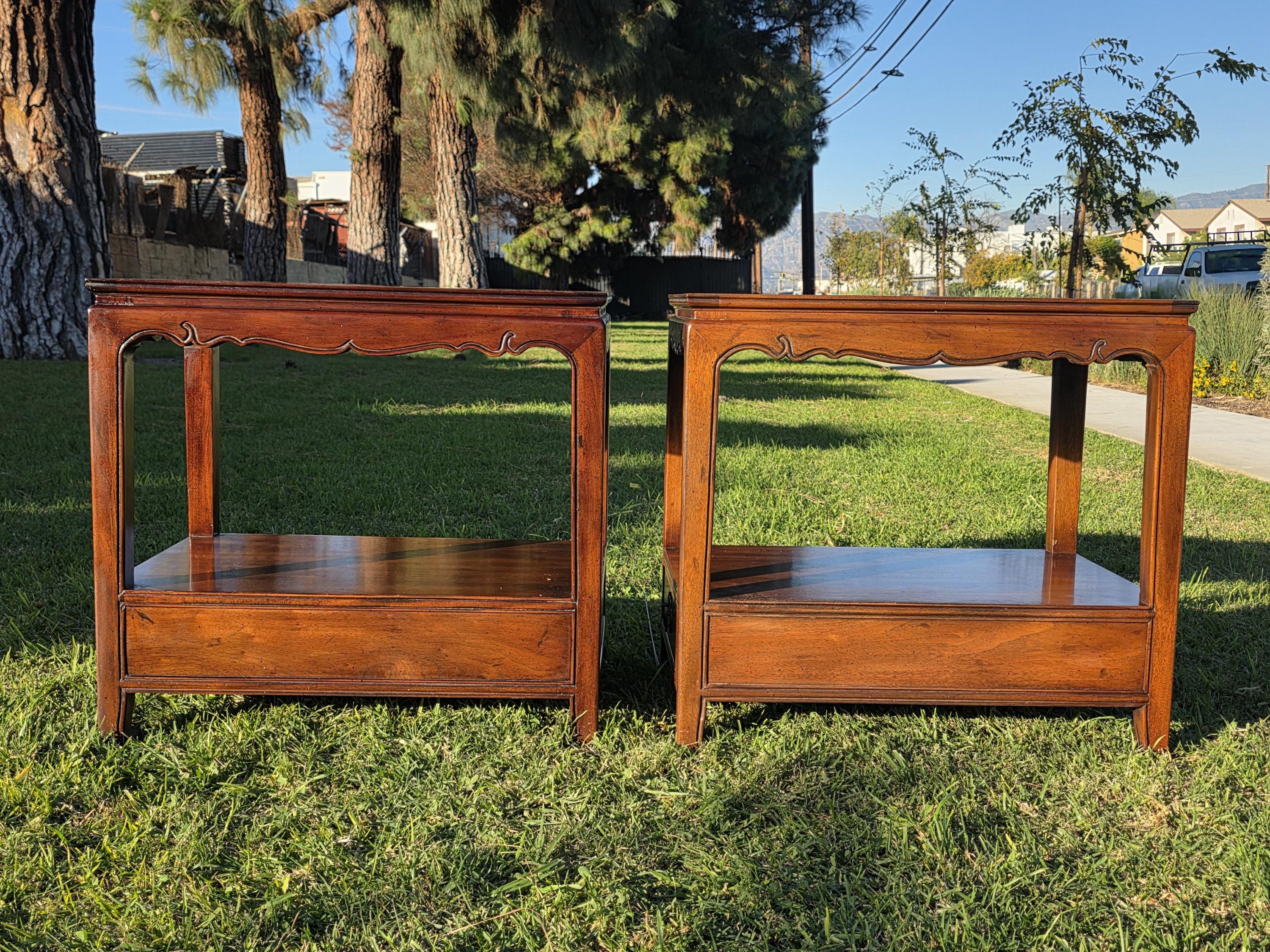 Local Pickup / Pair of Henredon Wooden Side Tables / End Tables