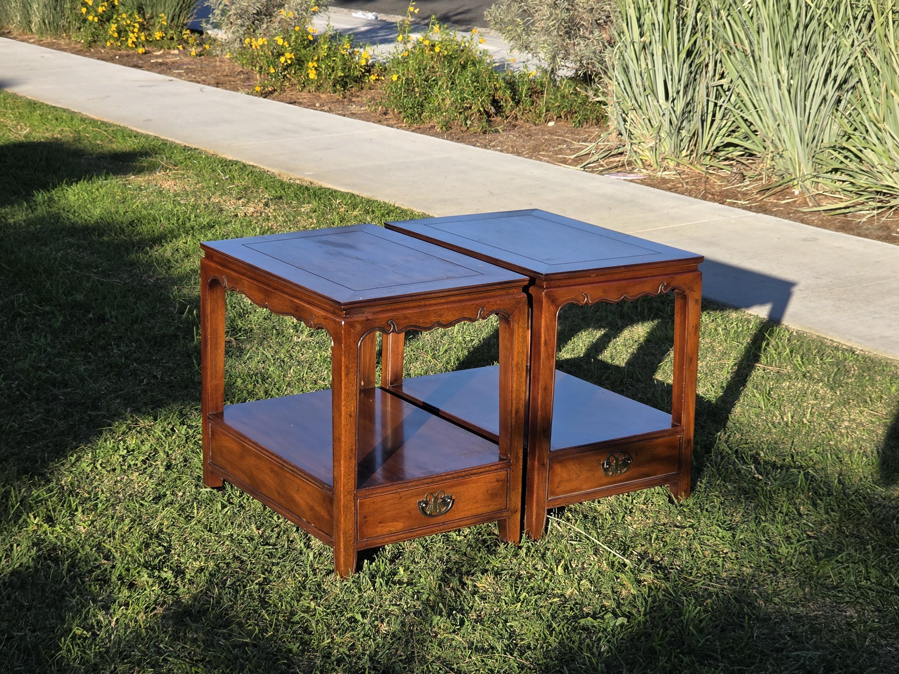 Local Pickup / Pair of Henredon Wooden Side Tables / End Tables