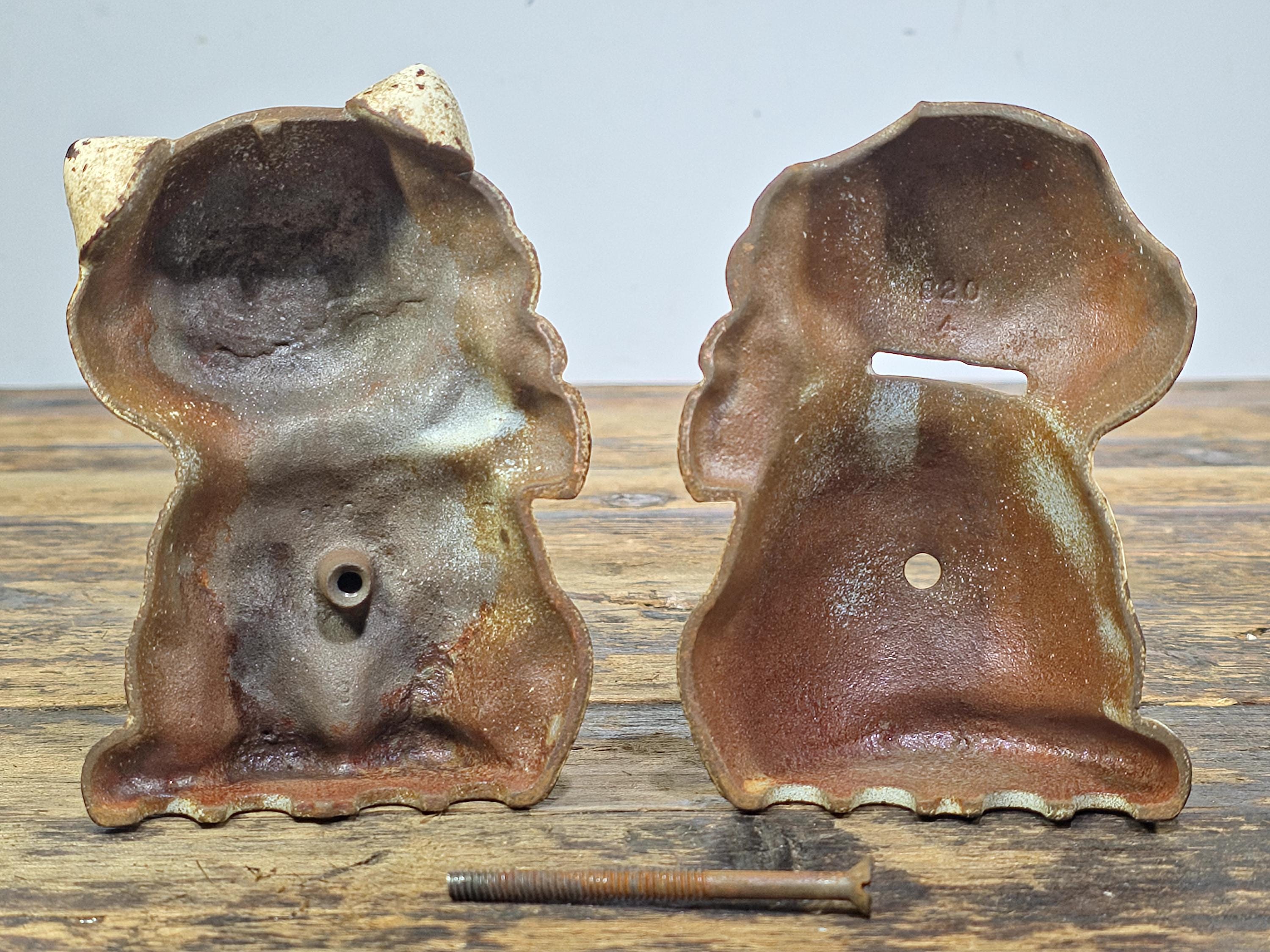 Hubley Cast Iron Cat Coin Bank #820 c.1920s–30s Original Vintage USA