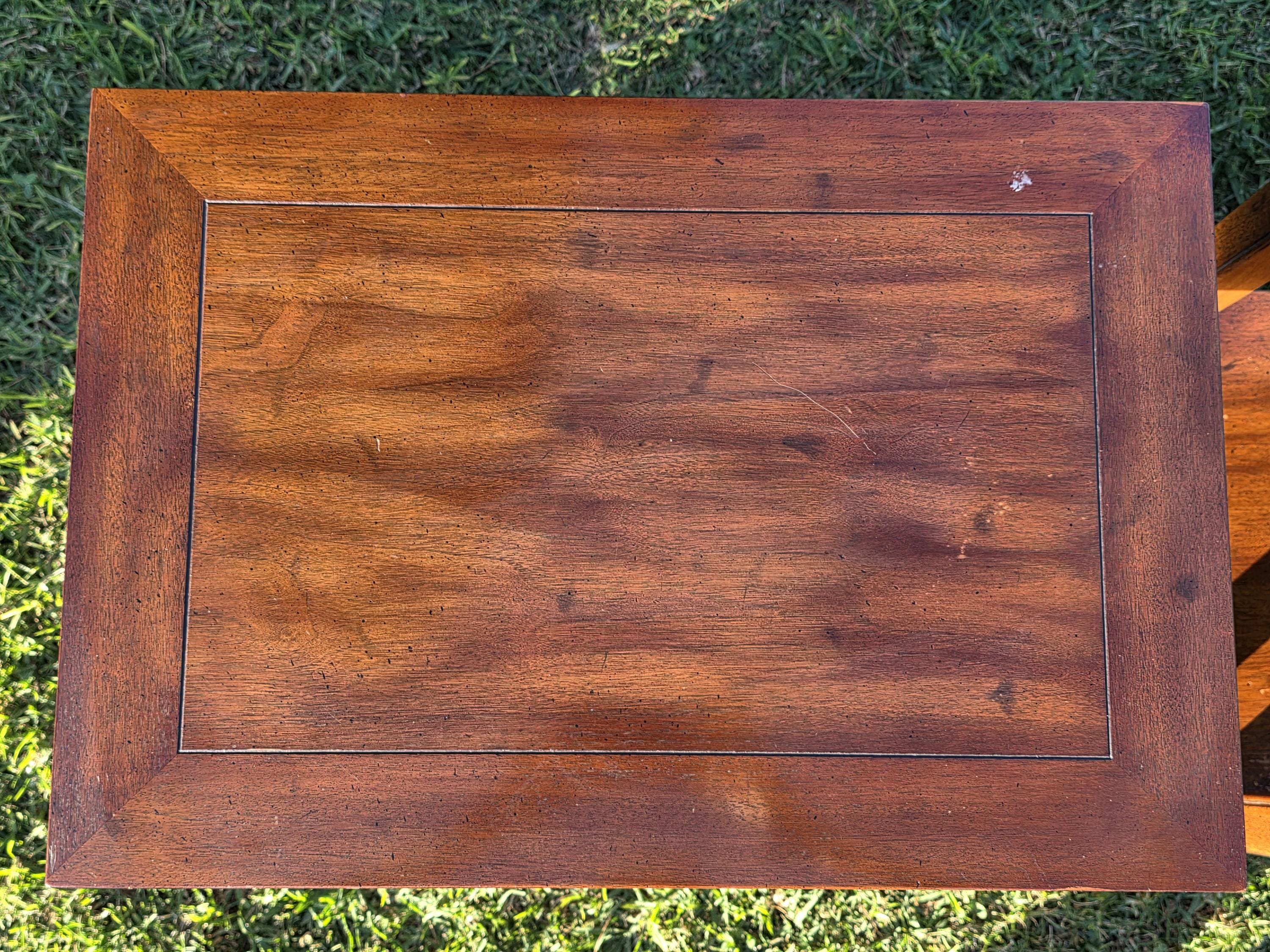 Local Pickup / Pair of Henredon Wooden Side Tables / End Tables